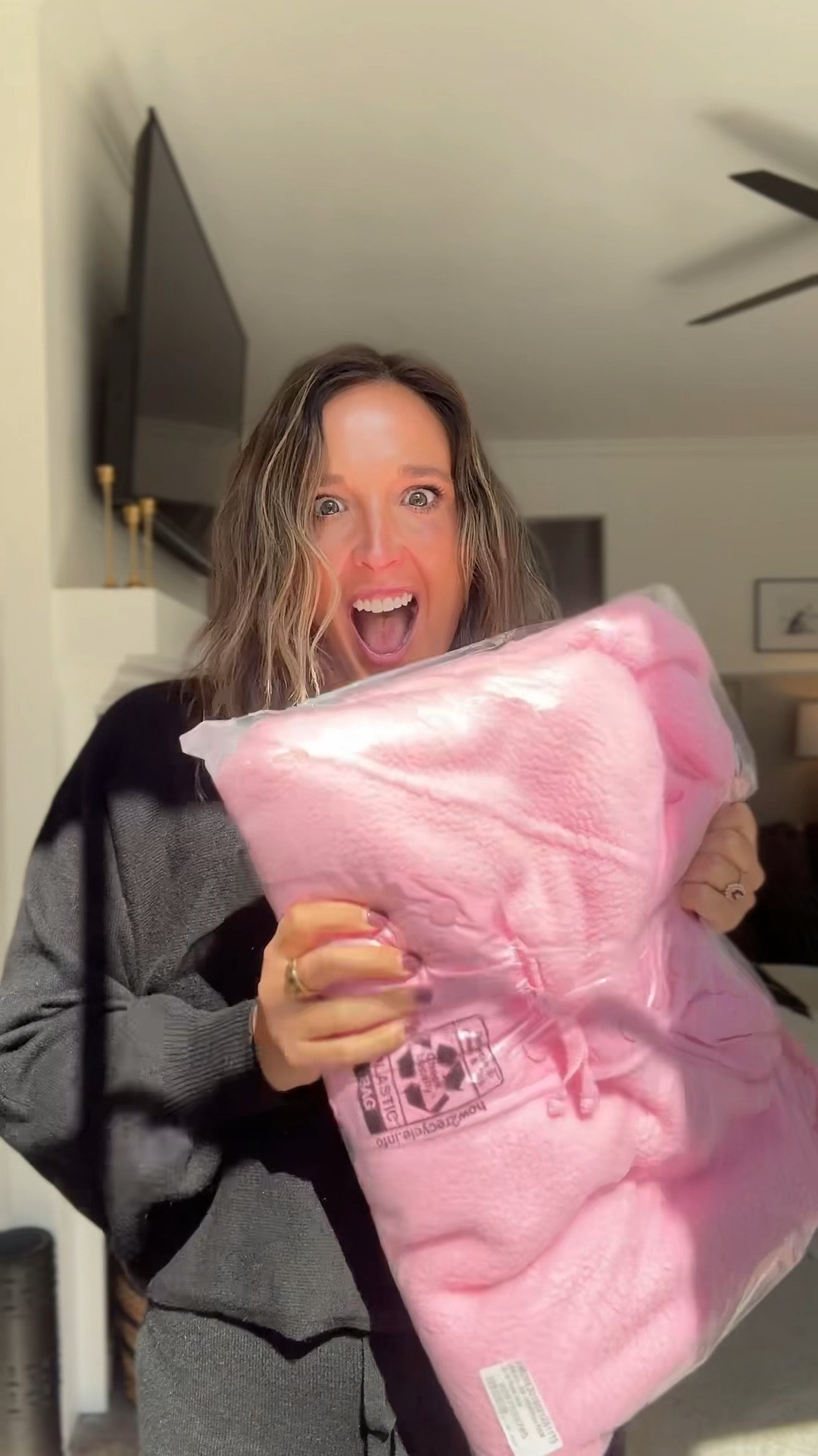 You guys this freaking jacket!! The perfect transitional and layering  jacket 
Free people knocked it out of the park with this hit the slope’s freeze jacket 

I’m in a size medium  

Adding an Amazon version in case you are looking for a cheaper option 

#LTKSeasonal #LTKstyletip #LTKHolidaySale