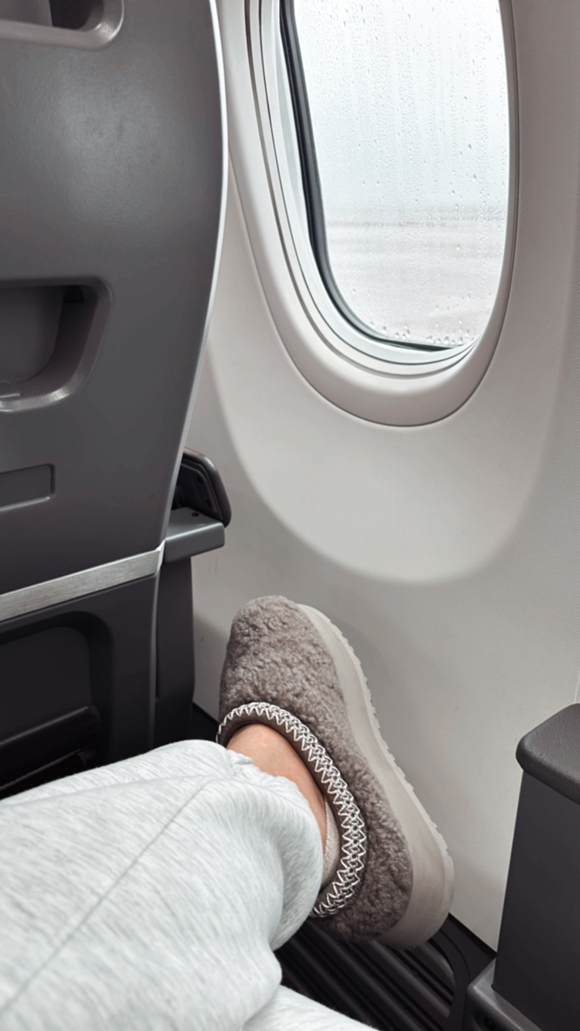 New fave travel fit 🤍#comfies #travelfit #abercombie #aandf

#LTKActive #LTKStyleTip #LTKTravel