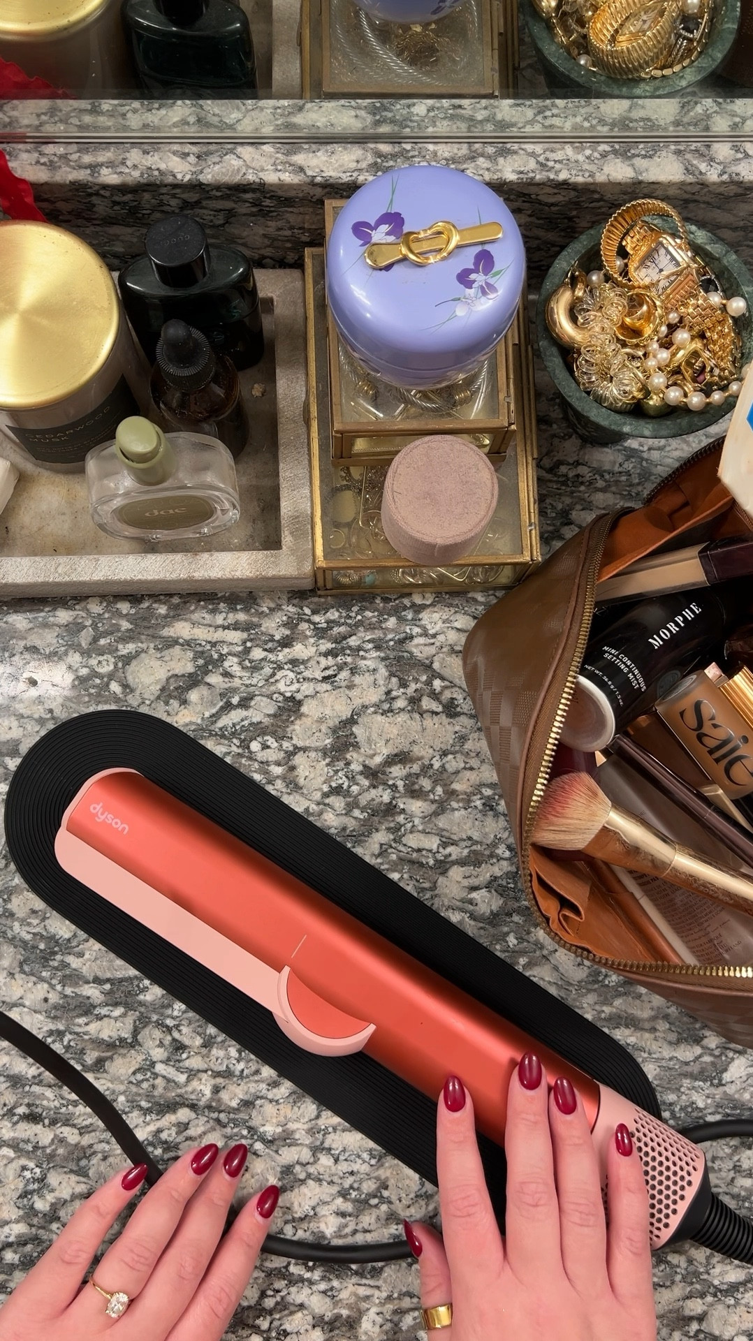 AIR STRAIGHT 

#LTKStyleTip #LTKBeauty #LTKHoliday