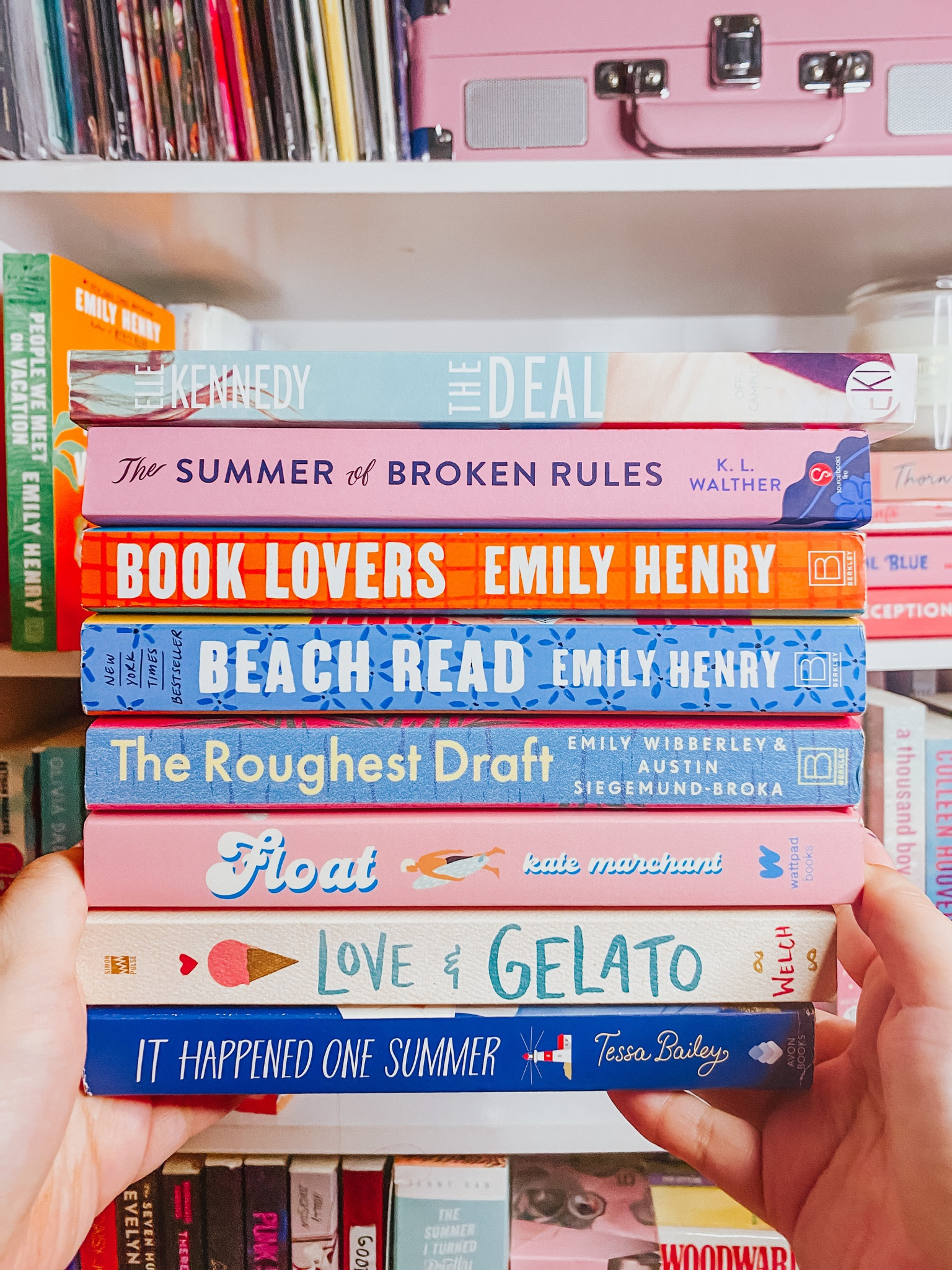 Books I Read That I Rec! 📚 I’ve been having a pretty good summer reading session and had to share the books I read that I recommend to you. 📖 I posted a few book reviews for these and my rating. All were 4 & 5 stars! ⭐️ I can’t tell you which is my fave as I enjoyed them all! Have you read any of these books? 🤔