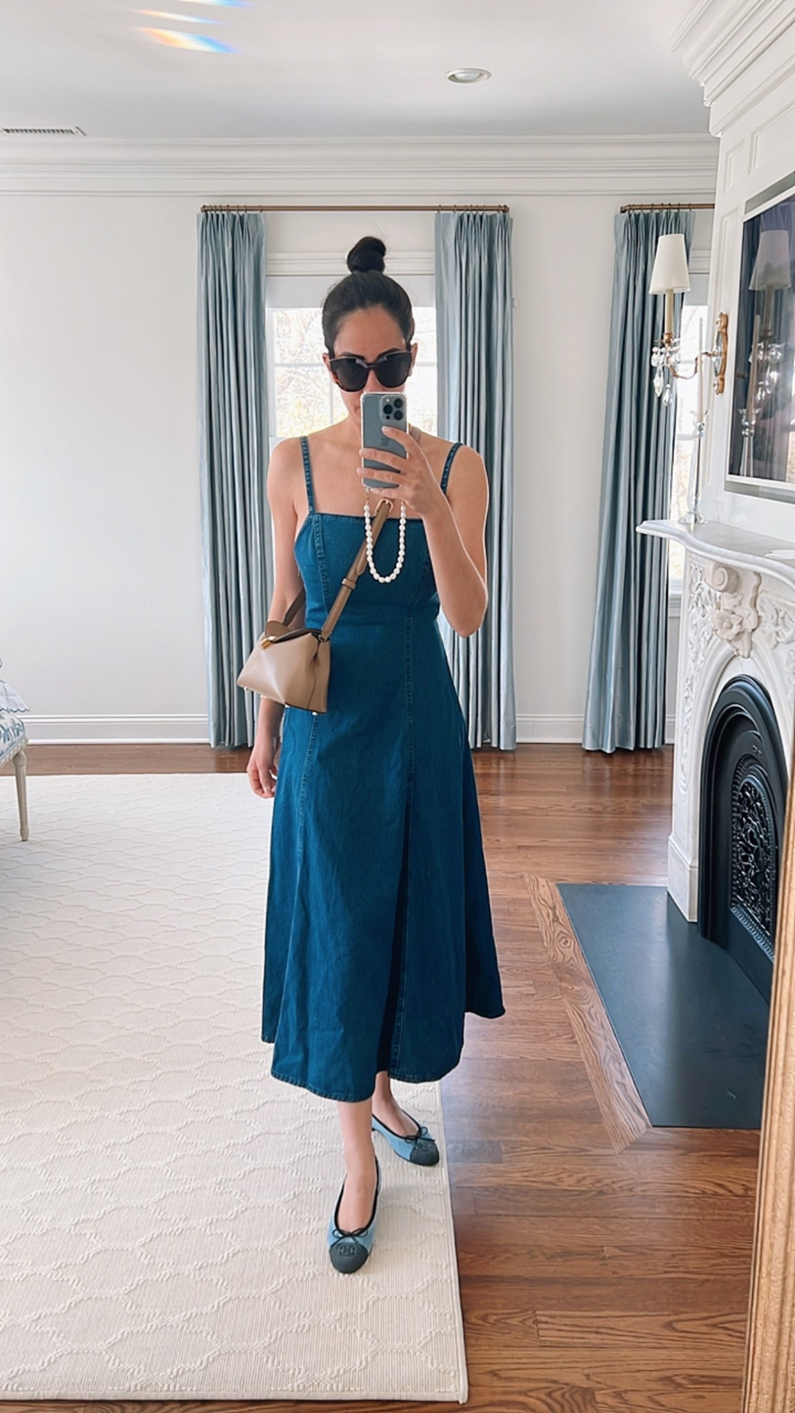 Denim dress for spring and summer with new crossbody that turns into a clutch bag! Toteme crossbody, Chanel flats, denim dress

#LTKStyleTip #LTKSeasonal #LTKFindsUnder100