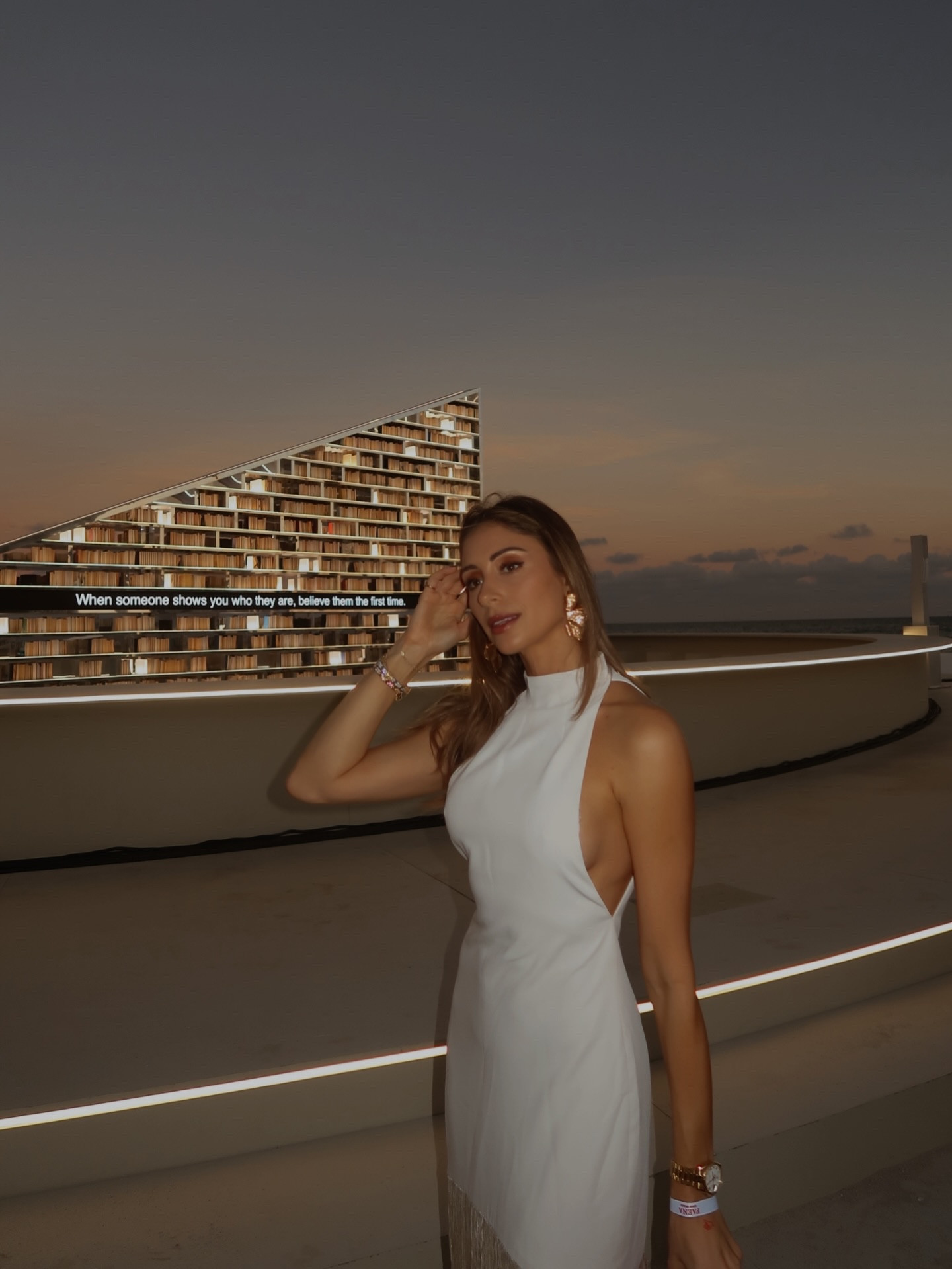 Recap of a quick trip to Miami Art Basel this past weekend. 🤍 this installation on the beach was just beyond! So stunning. Fringe dress

#artbaselmiami #miami #fashionblogger #nightouttfit #ootd

#LTKgrwm #LTKOver40 #LTKHoliday