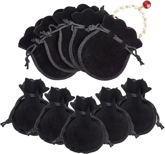 NBEADS 30 Pcs 3.54"x2.75" Velvet Cloth Drawstring Bags Black | Amazon (US)