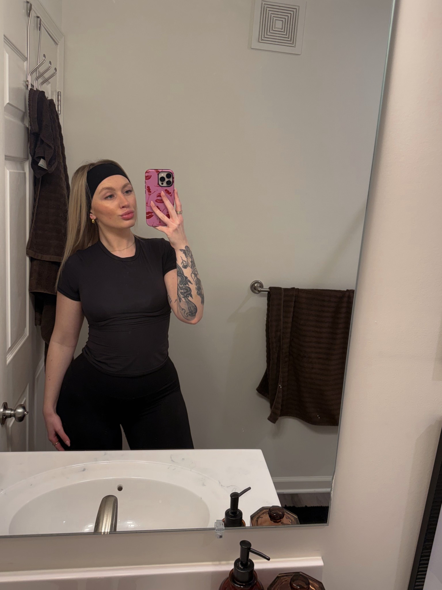 My favorite pair of leggings and my favorite top 

#LTKootd #LTKTall