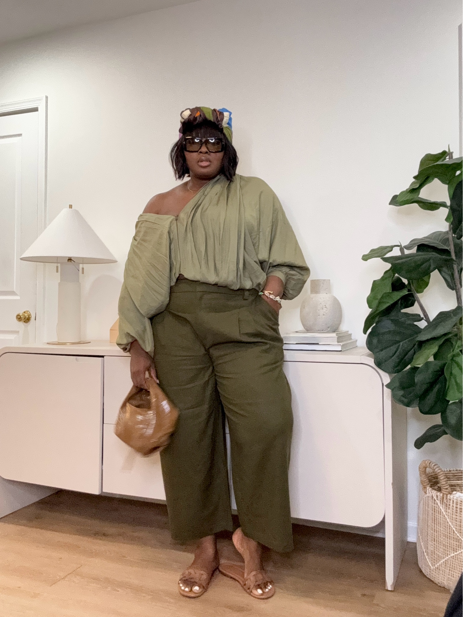 Effortless outfits always end up being the BEST outfits. If you’ve been searching for wide leg pants outfits, neutral outfit ideas, elevated basics, chic curvy girl fashion, effortless style inspiration, or comfortable fashion finds… save this one immediately #WideLegPants #NeutralStyle #CurvyFashion #EffortlessStyle #ChicOutfits #EverydayStyle #OliveGreenOutfit #FashionFinds #PlusSizeStyle #LTKFashion 