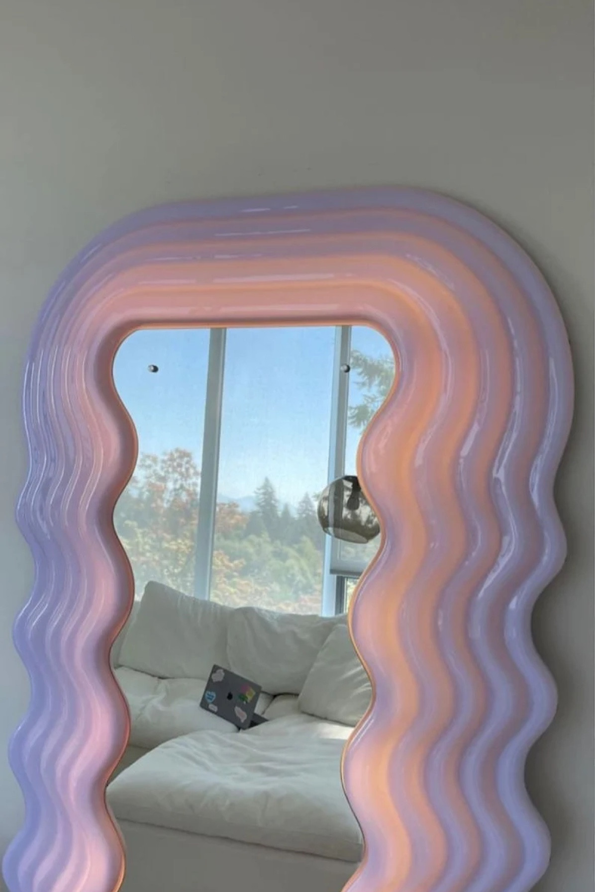 Wavy store light mirror