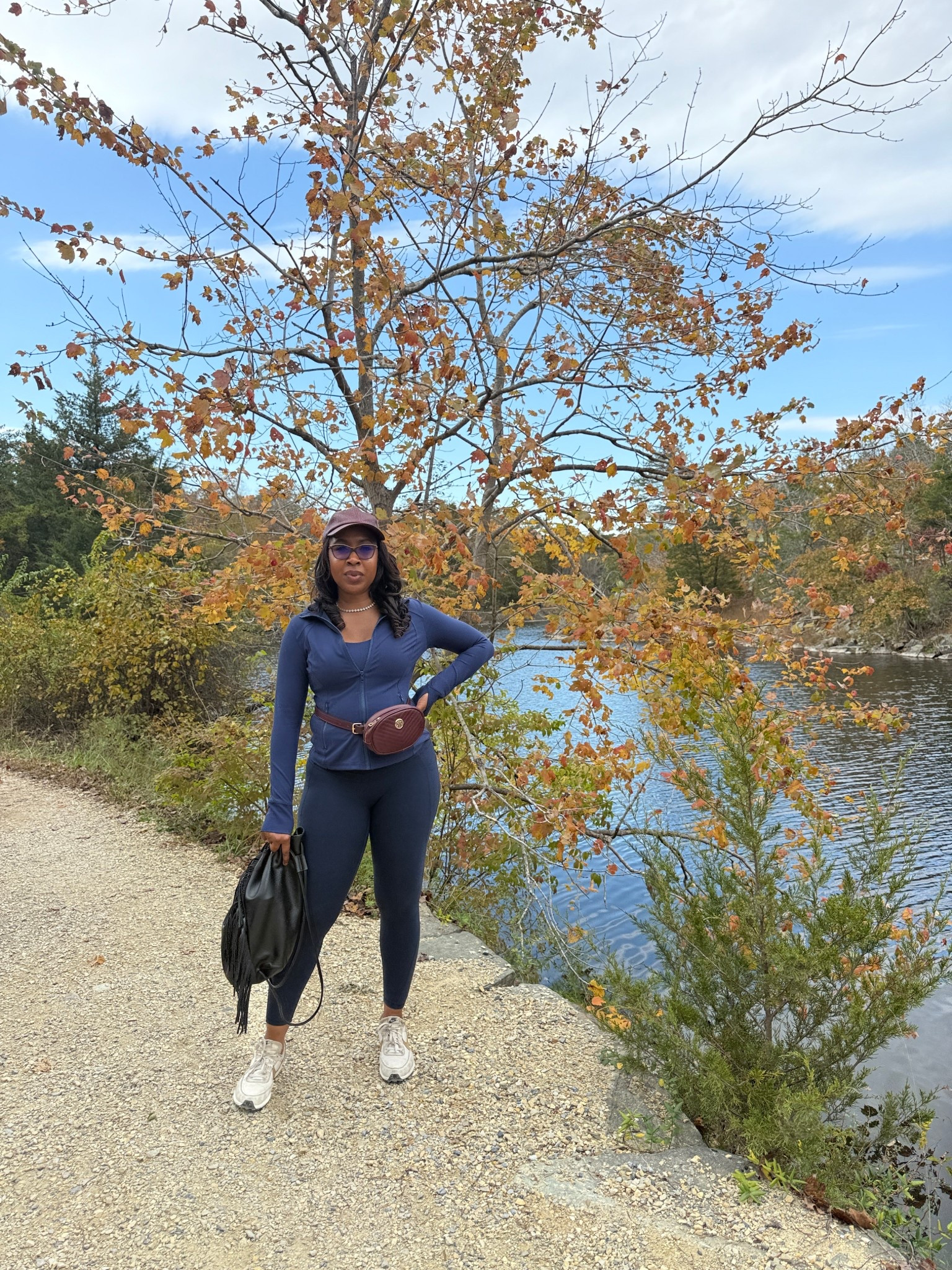 Fall fit, but make it functional. 🍂
Athleisure that moves with you — perfect for weekend strolls and fall photo ops. Lol! 💋

#FallOOTD #WeekendStyle #DMVDiaries #AthleisureVibes #FallWalkFit #STEMFashionista

#LTKActive #LTKFindsUnder50 #LTKOver40