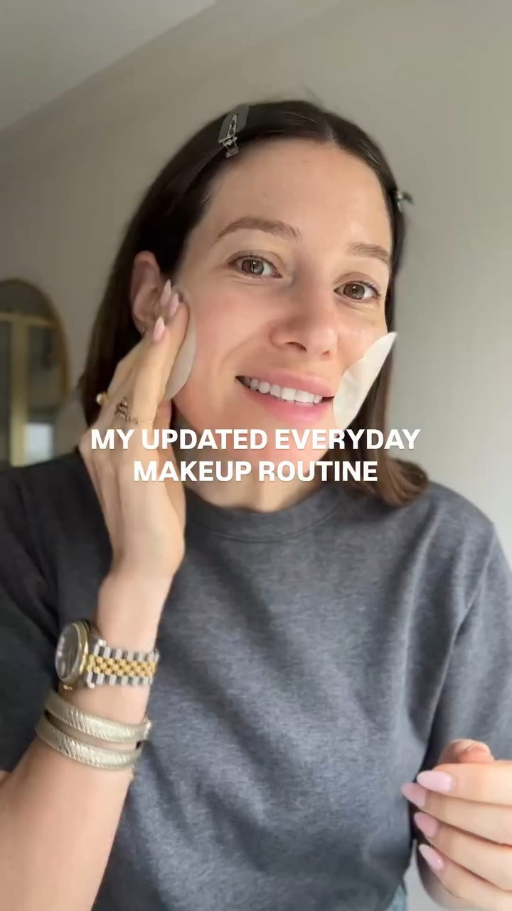My updates everyday makeup routine 🤍 All products listed below 👇🏼
@anua_uk Glow Pads from @cultbeauty 
@gatineau_skincare miracle eye contour 
@kosas concealer 
@maxfactor skin reset in shade 40-60
@diorbeauty bronzing stick in shade 02 Soft Fair
@charlottetilbury cheek to cheek blusher in shade Pillow Talk
@charlottetilbury Rock N Kohl in shade Smokey Bronze 
@iconic.london Triple Threat mascara in shade Brown
@maxfactor mellow blue lipstick in shade Mochi Mauve 
@iconic.london Prep Set Glow spray from @marksandspencer