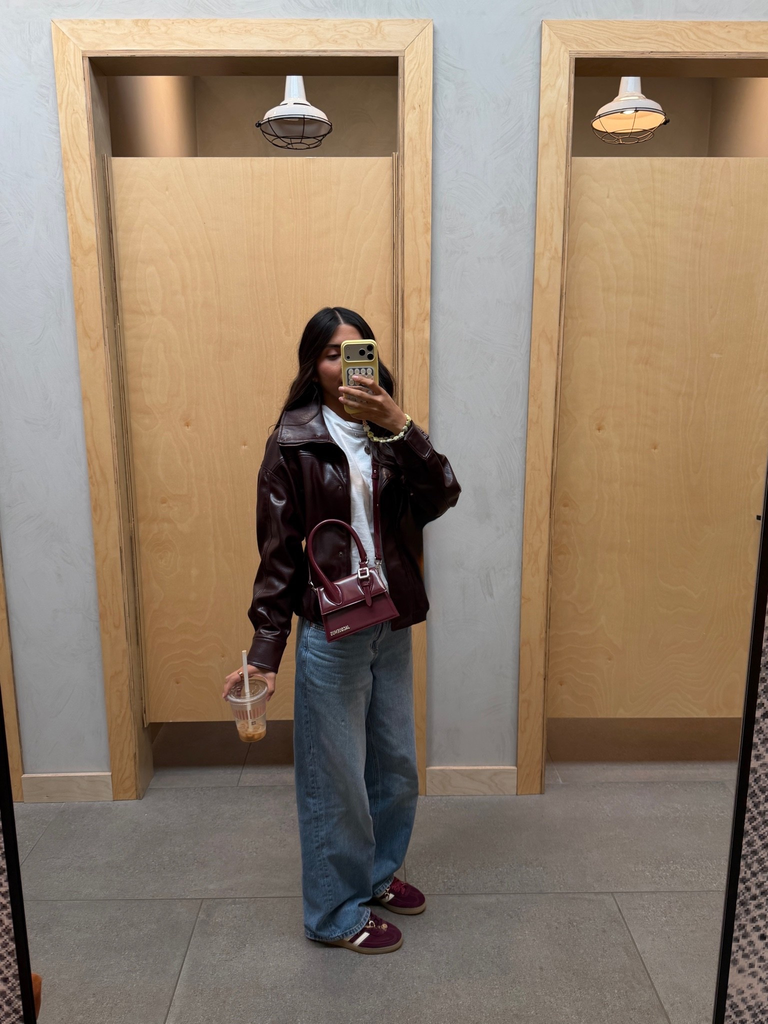 baggy jeans, white tshirt, adidas sneakers
