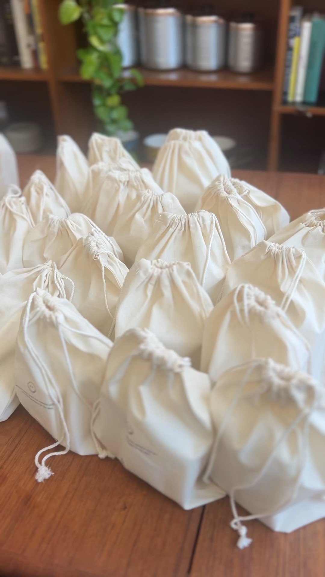 the Mixsoon private beauty class: featuring all the amazing Mixsoon products 🌿 I loved learning about how their ingredients are vegan and sourced ethically, as well as how their Centella is the highest quality possible!! thank you so much Mixsoon for having me 🤭


#skincare #koreanskincare

#LTKSummerSales #LTKVideo #LTKBeauty

#LTKVideo #LTKSummerSales #LTKBeauty