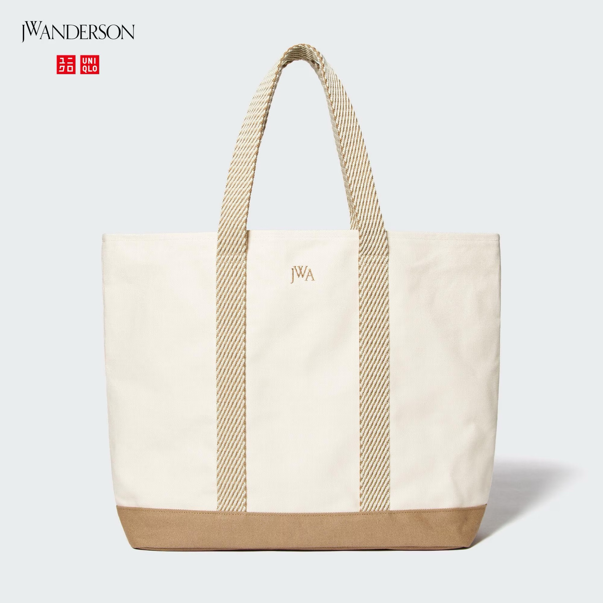 Functional canvas bag for the beach, running errands and everyday wear🙌🏽

#LTKSeasonal #LTKitbag #LTKstyletip