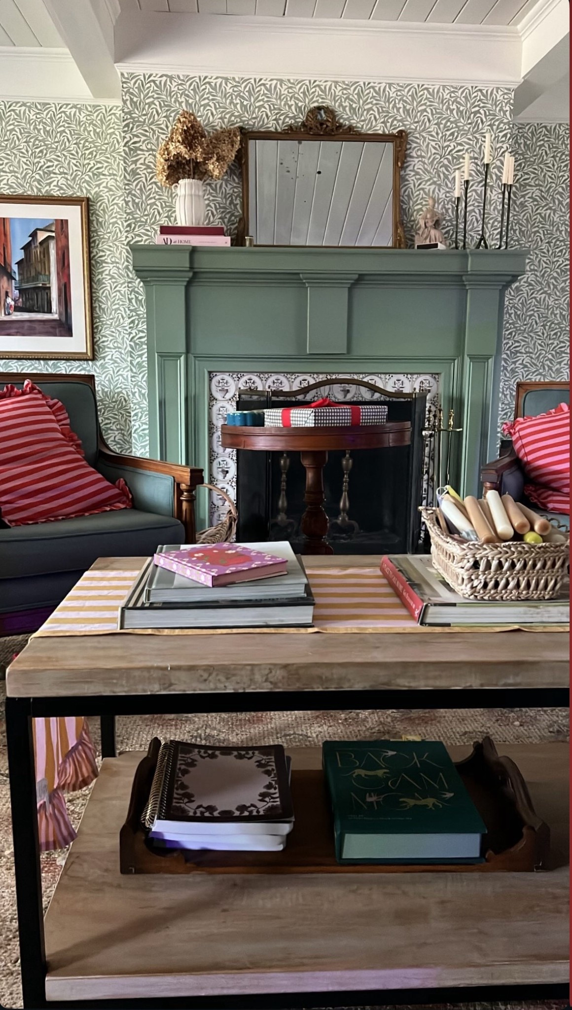 Pops of pink in our living room! 💕

#LTKHome #LTKOver40