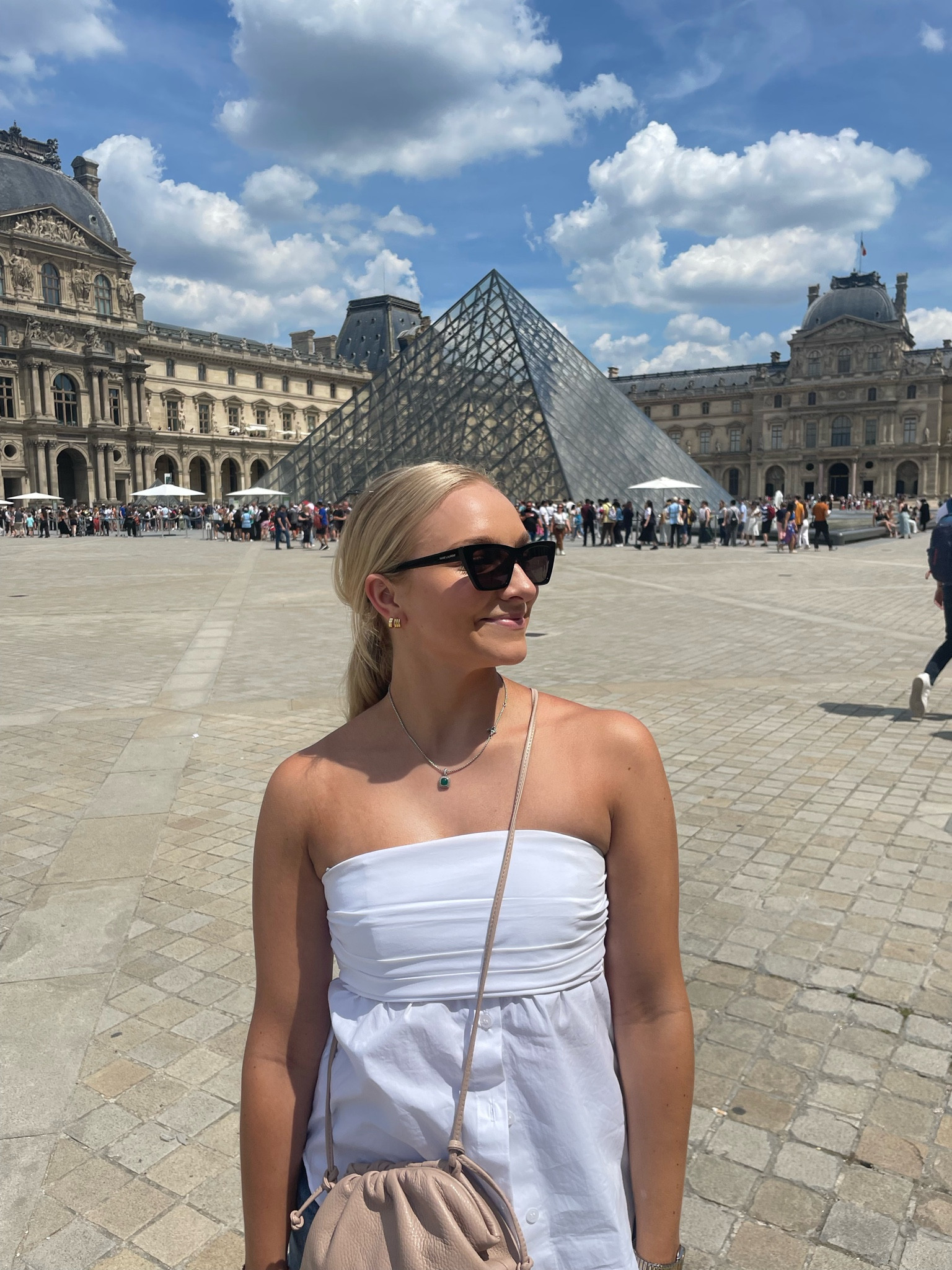 Louvre these 👓 #YSL #Paris #ParisShopping

#LTKstyletip #LTKtravel #LTKeurope
