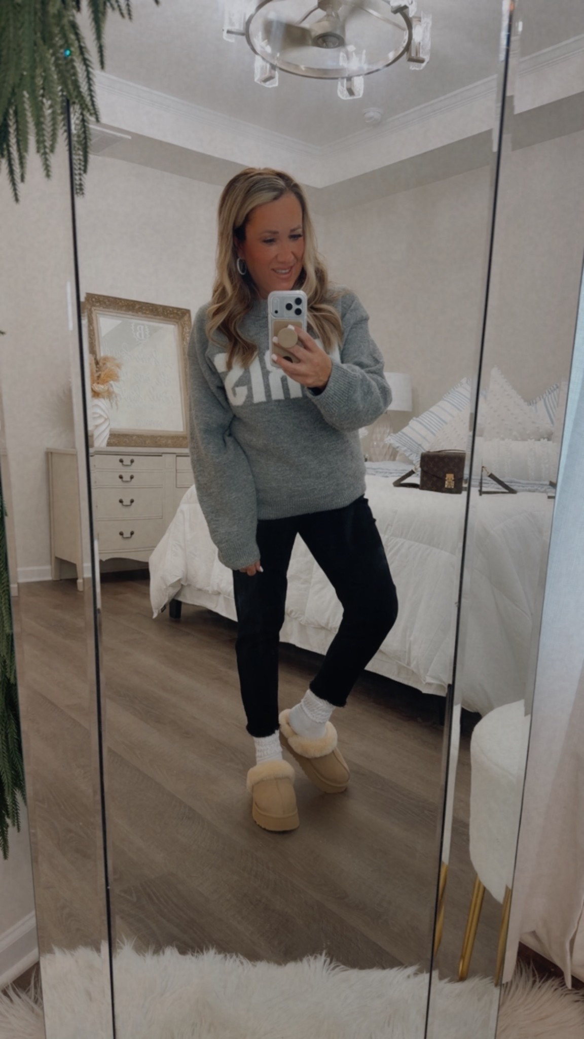 Obsessed with this @vicicollection Paris sweater 🤍 Super soft, extra cozy, and perfect for dressing up or keeping it casual. A whole vibe either way.

#VICICCollection
#ParisSweater
#CozyStyle
#FallFashionFinds
#NeutralOutfits
#EffortlessChic
#OOTDStyle

#LTKCyberWeek #LTKSaleAlert #LTKHoliday