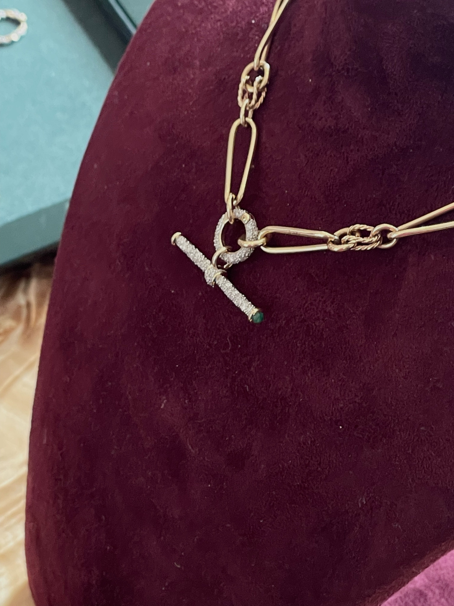 Solid gold chain 
Classic chain 
Fine Jewellery 