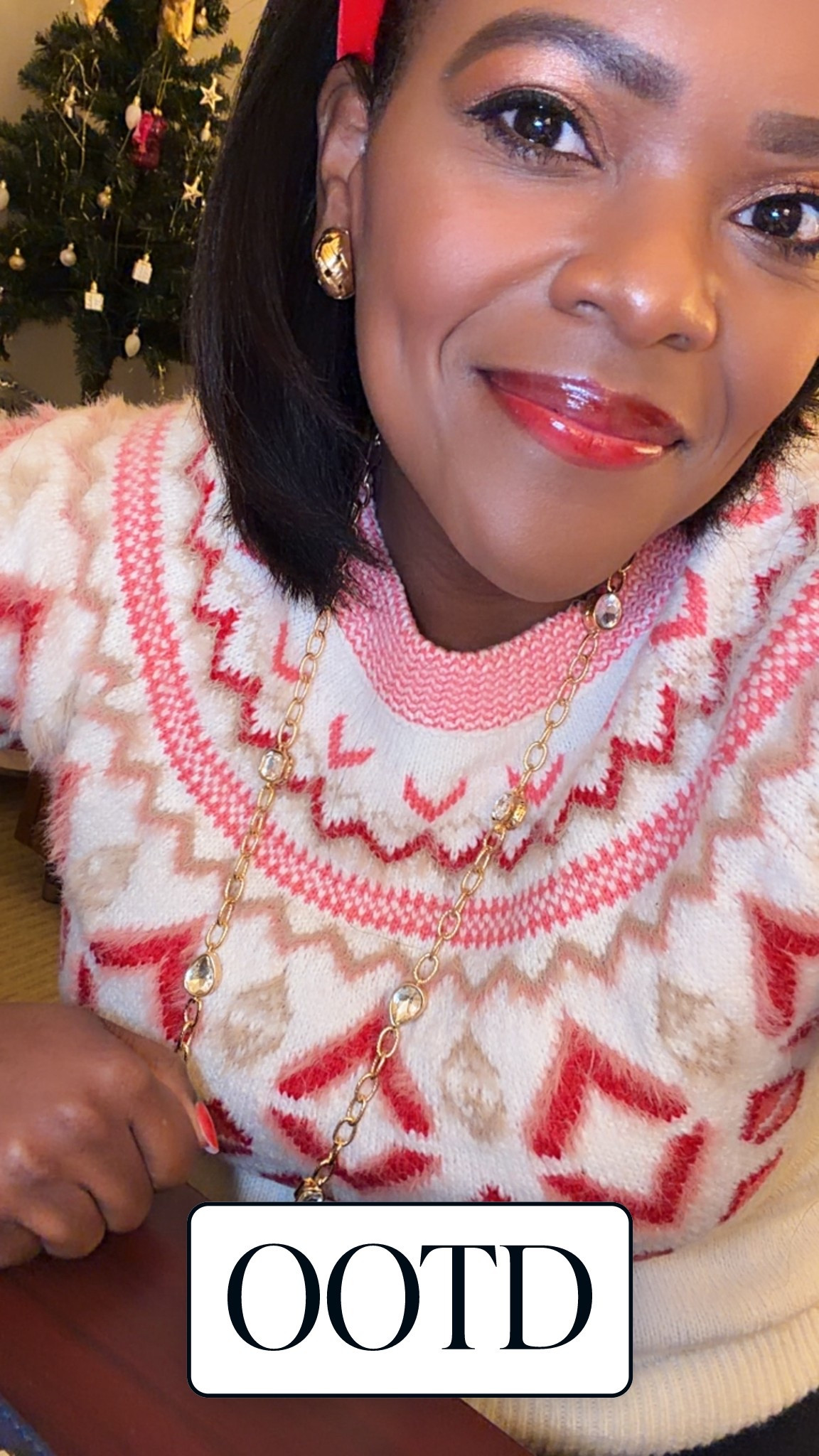 Fun cozy sweater from JcPenny’s that’s perfect to wear all through winter! It’s short sleeves so you can easily layer. I’m wearing the large. Comes in plus sizes too! 

#LTKgrwm #LTKHoliday