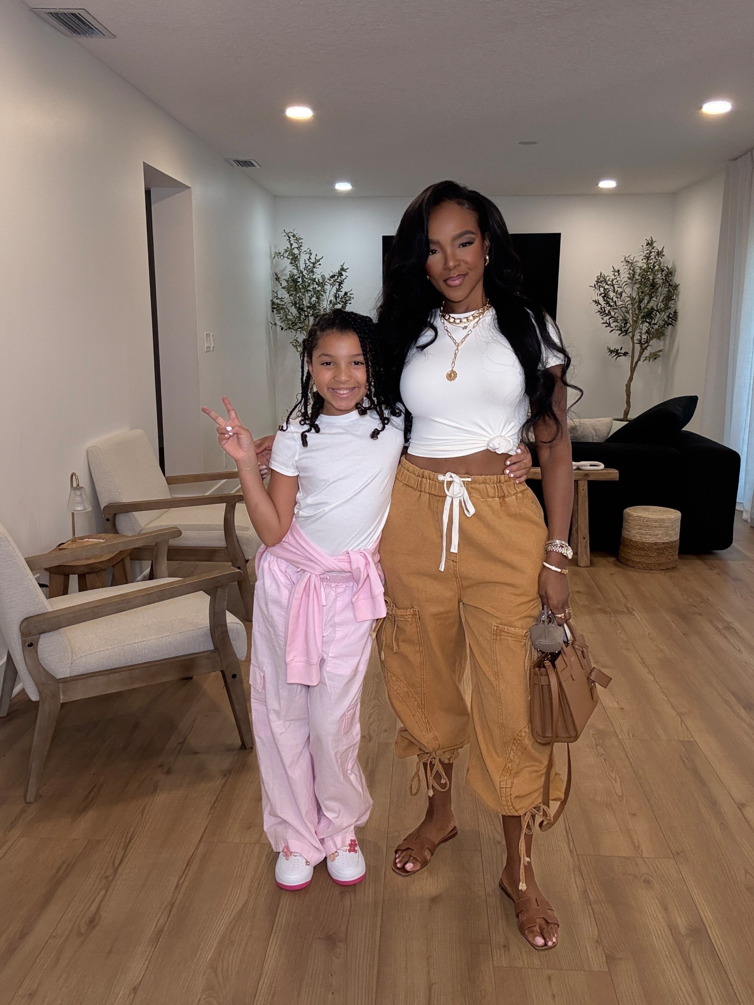 Mommy & Me 

Me
Top small 
Bottoms medium

Ava 
10T pants
8T top

#Outfitinspiration #fashionstyle #outfit #outfitideas #autumn #fallfashion #simpleoutfit #fall #momoutfit #casualoutfit #streetwear 