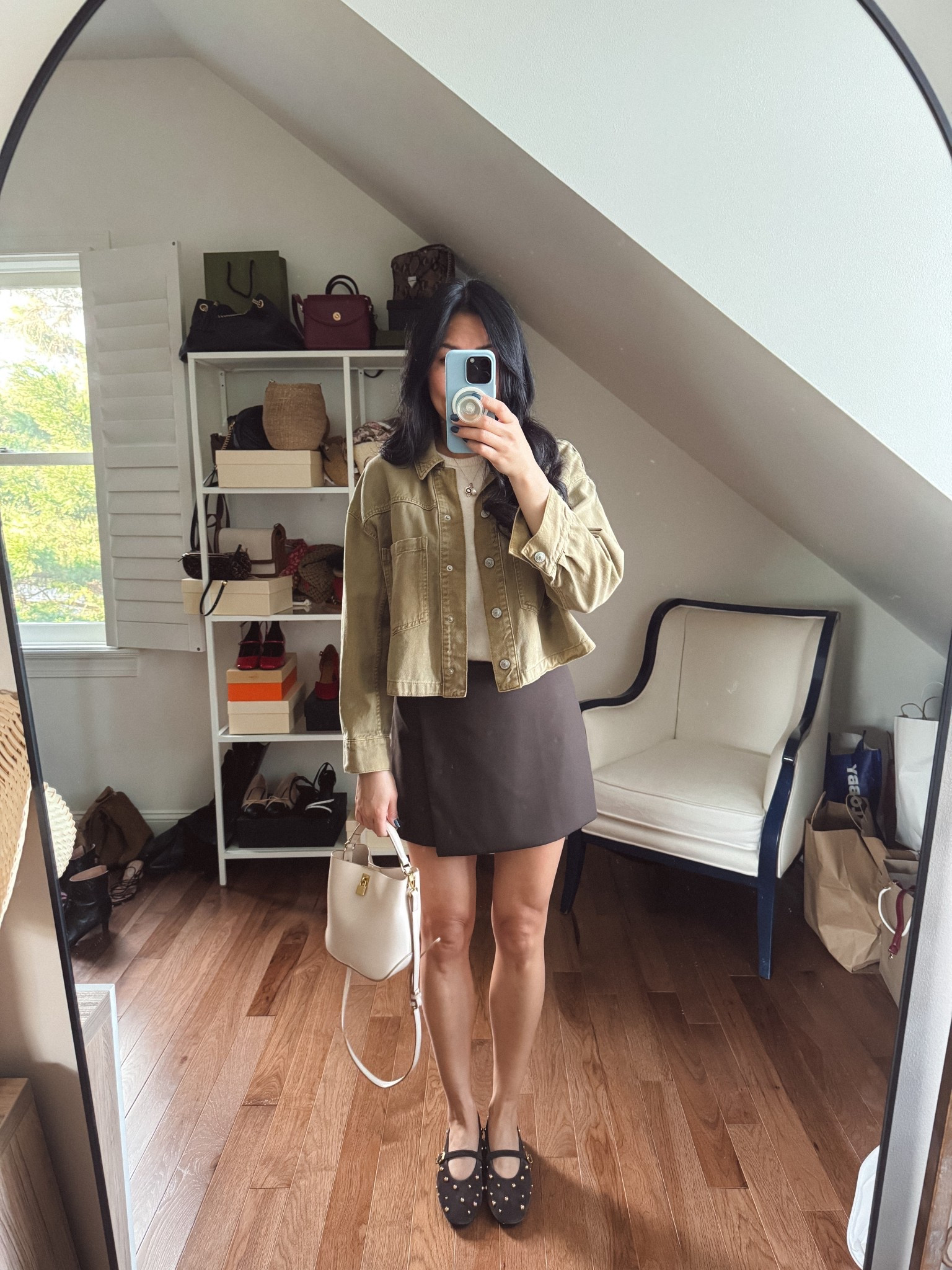 We got a hint of Spring today which is why I’m sharing this leg baring look 😉 

#LTKShoeCrush #LTKFindsUnder50