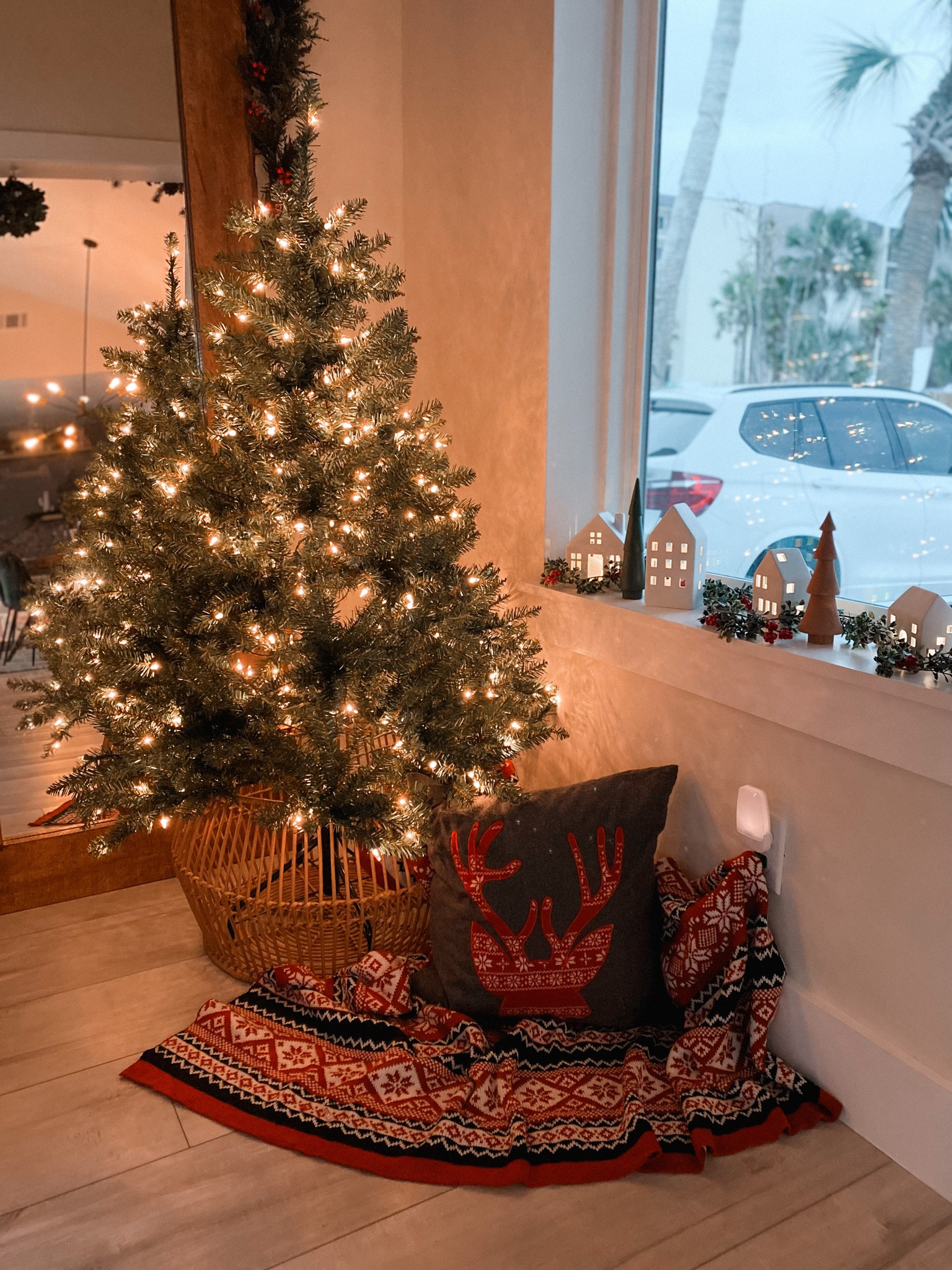 Simple style tips for Christmas in every corner! 

#LTKSeasonal #LTKhome #LTKHoliday