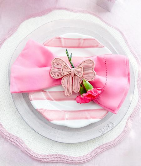 Cute pink for Valentine’s Day placesetting💗 {solino home linens, pink bow napkin ring, placemats, pink napkins, amazon find} 

#LTKparties #LTKstyletip #LTKhome