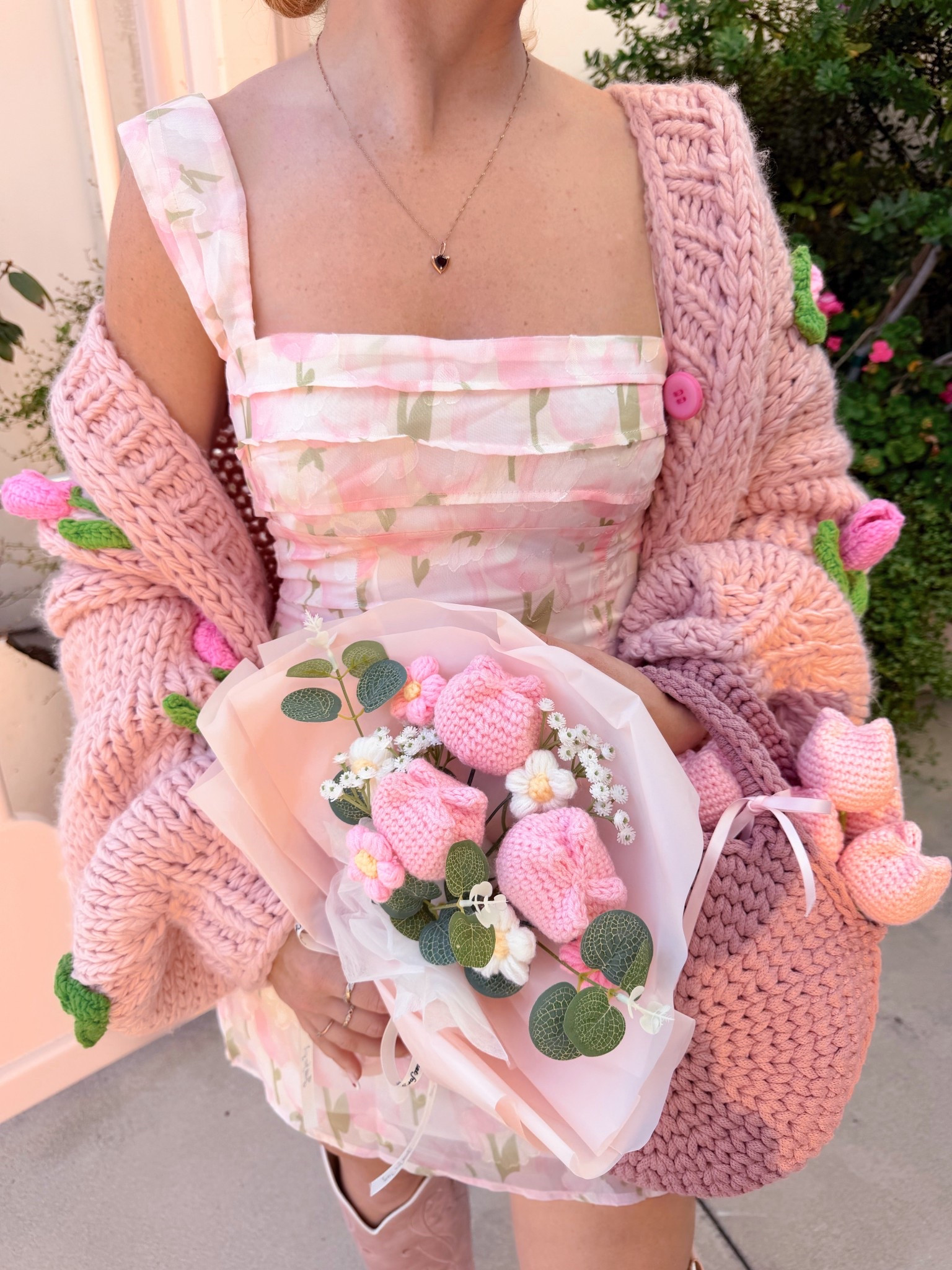 dutch tulip girl 🌷🧺🇳🇱 also can you believe that my crochet bag is handmade by my mom 👛🥺 she is so talented 💖

#LTKPetite #LTKSeasonal #LTKSpringSale