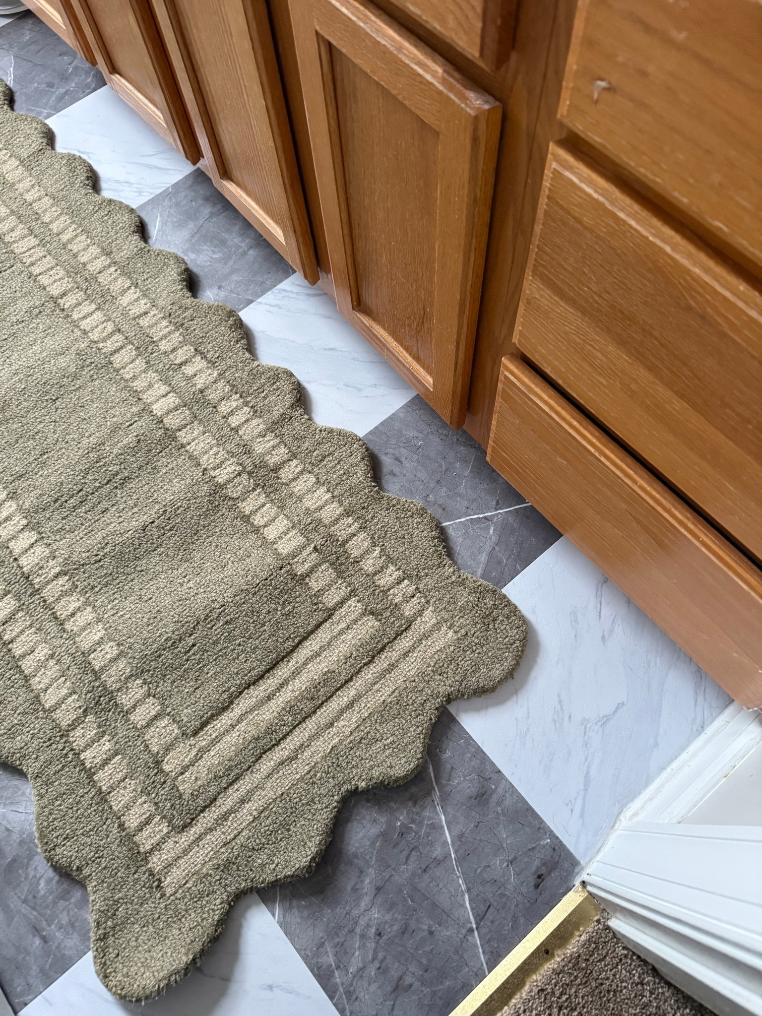 I’ve been waiting months for this rug to come back in stock…finally was able to get my hands on it, and it’s the perfect touch for our guest bathroom! Now time to finish the rest of the room. 🔨

#LTKSaleAlert #LTKFamily #LTKHome