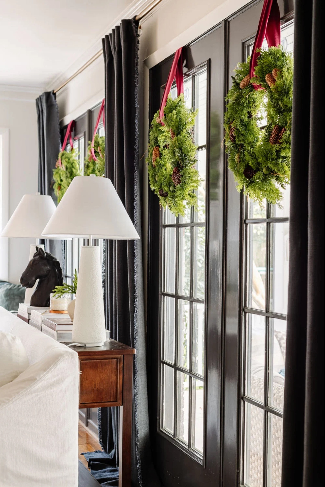 How we hung our wreaths!



#LTKHoliday