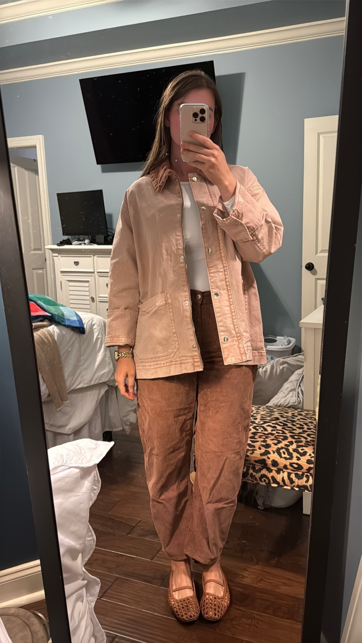 living for this barn jacket right now! 

Chocolate brown / barn jacket / barrel jeans / working mom 

#LTKFindsUnder100 #LTKStyleTip #LTKSeasonal