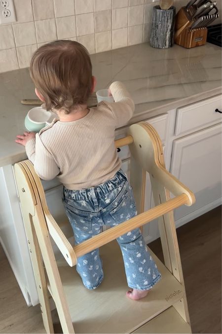 Toddler tower / kitchen helper