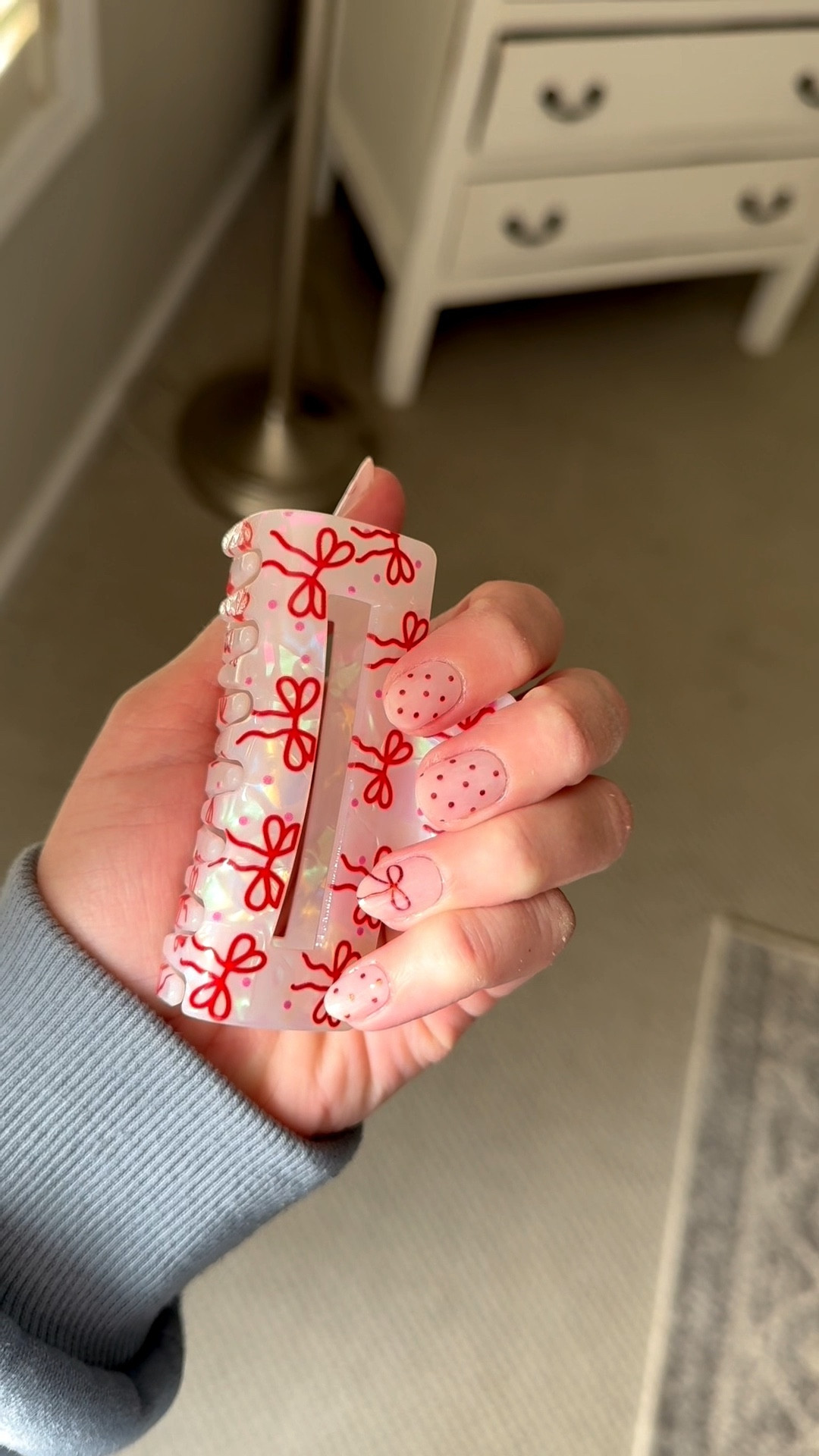 When you Valentine’s Day nails match your hair accessory to a T. 😍

#LTKValentine #LTKBeauty