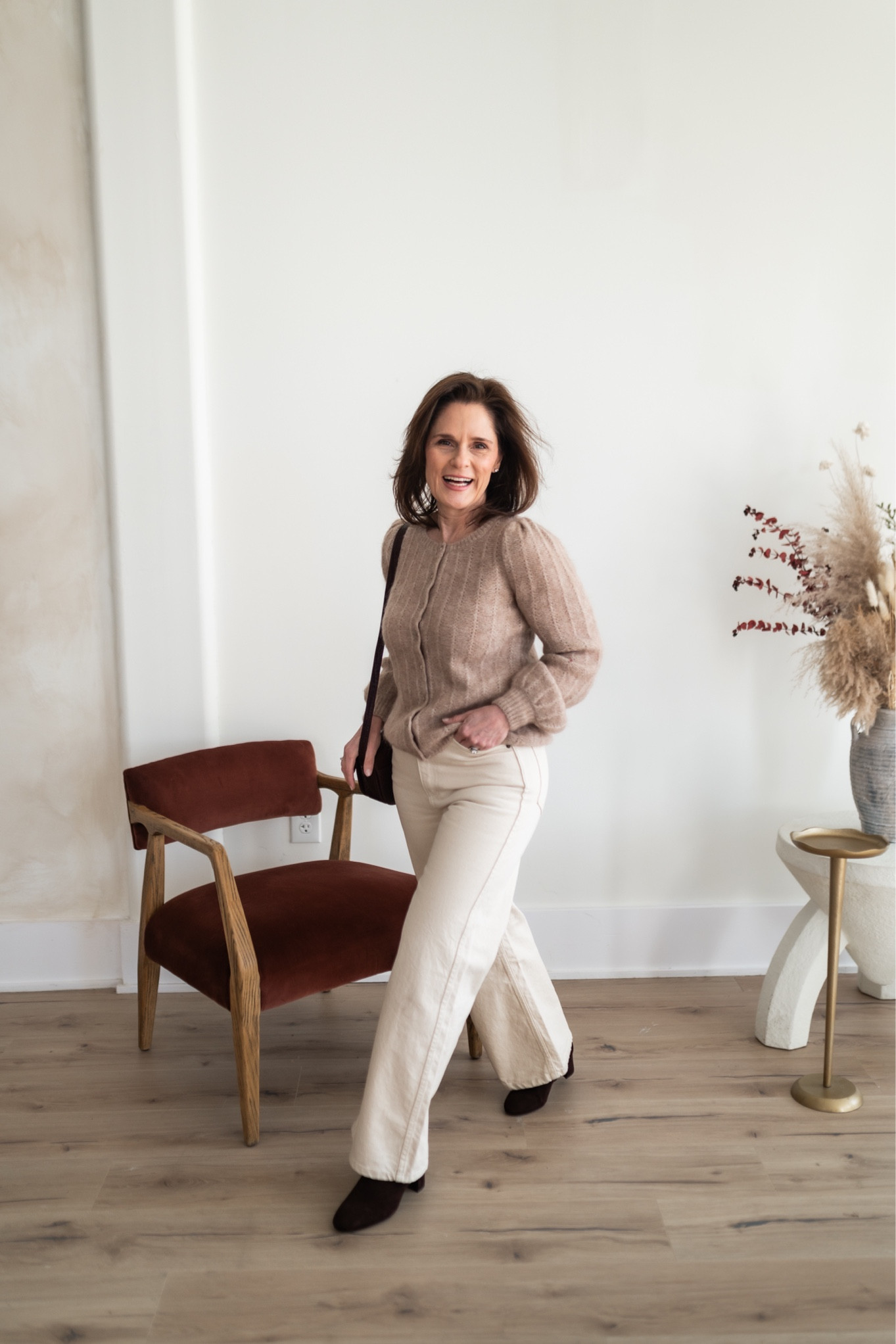 Petite friendly wide leg jeans.  They are a cropped length, but perfect full length for me.  Fit TTS, not a lot of stretch.
#petite

#LTKStyleTip #LTKPetite #LTKOver40