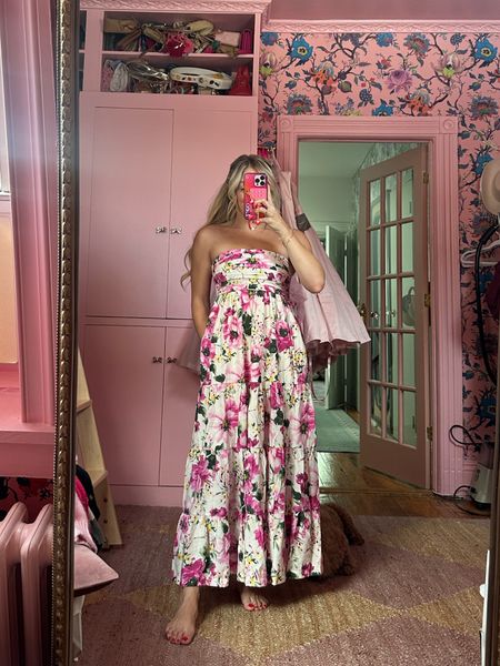 Abercrombie & Fitch Annual Dress Fest Sale! 6/7-6/10 ONLY. 20% off all dresses AND use code DRESSFEST for a stackable additional 15% off! Truly the best sale of the year ❤️

The A&F Emerson strapless maxi dress in pink floral wearing size XS petite

#LTKSeasonal #LTKSaleAlert #LTKStyleTip