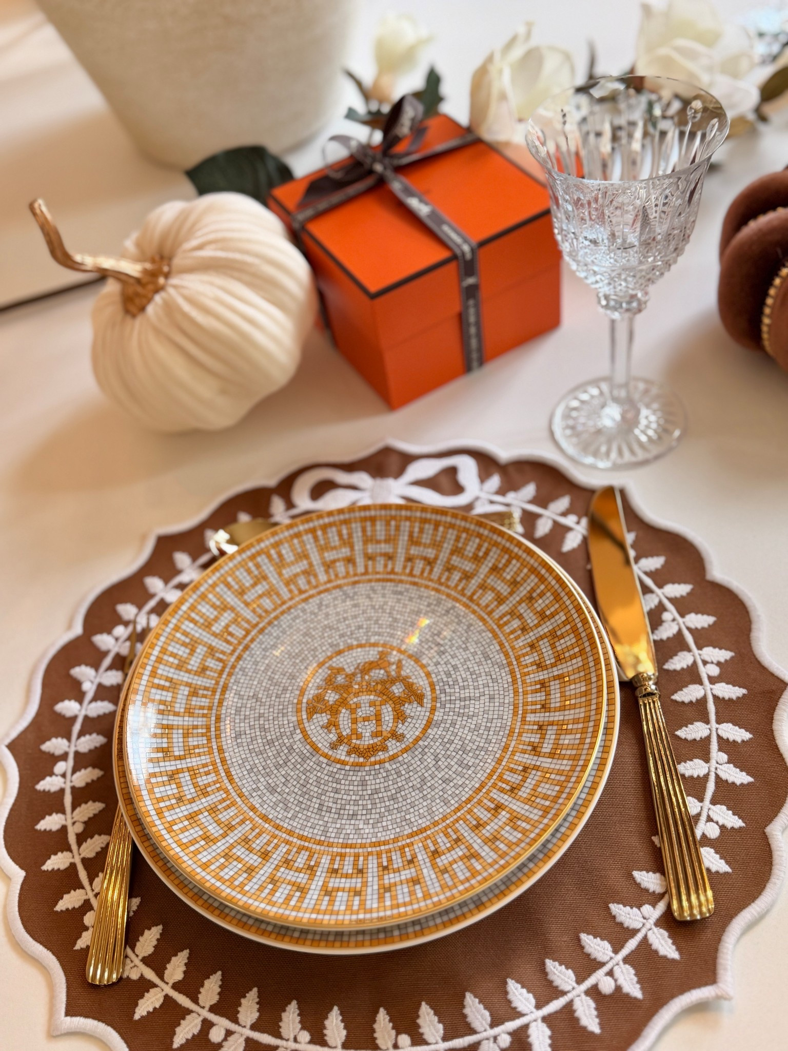 Friendsgiving 🤎🧡 Thanksgiving table setting 🌲 

#LTKHoliday #LTKHome #LTKfoodie