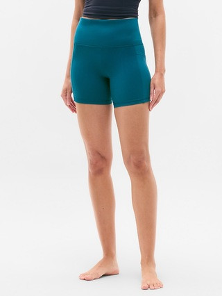 Salutation Stash High Rise 5" Short | Athleta
