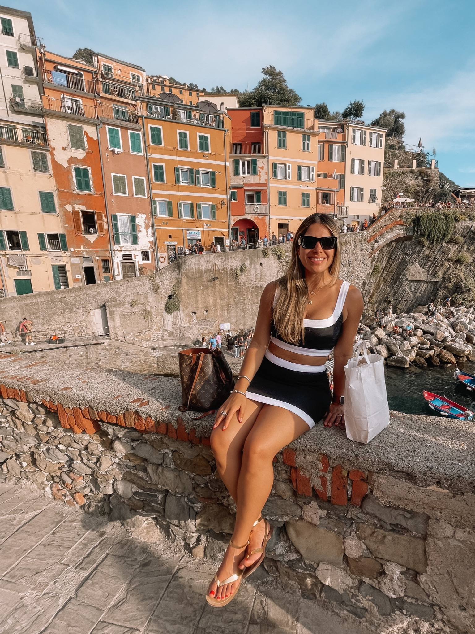 Beautiful linen set, mine is size 8. ♥️