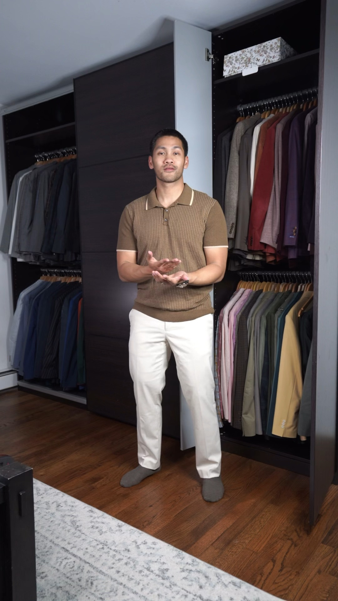 Business Casual vs Business Professional 🤝

The workplace may attire may vary from place to place so here’s some ideas to help you out! 

Suit separates with no tie is an easy way to tackle the casual vibe while still maintaining the business aspect of things! 

A full suit with a tie is an absolute no brainer - the charcoal gray is also a solid way to standout from the usual colors you see out there 

#LTKmens #LTKstyletip #LTKworkwear