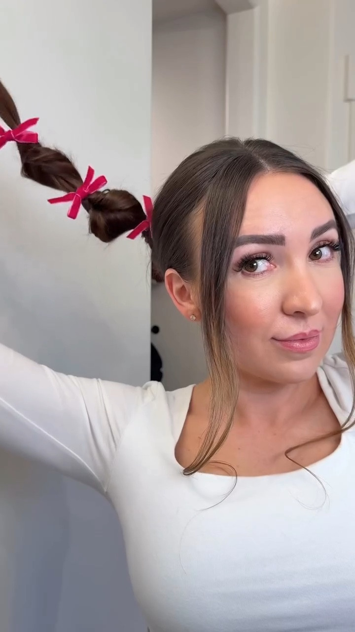 The tiny bows are so girly!✨😍💖

#valentineshair #minihairbows #trendyhair #longhair #5minutehairstyle easy hairstyles, girly hairstyle, hairstyles, brown hair, hair content