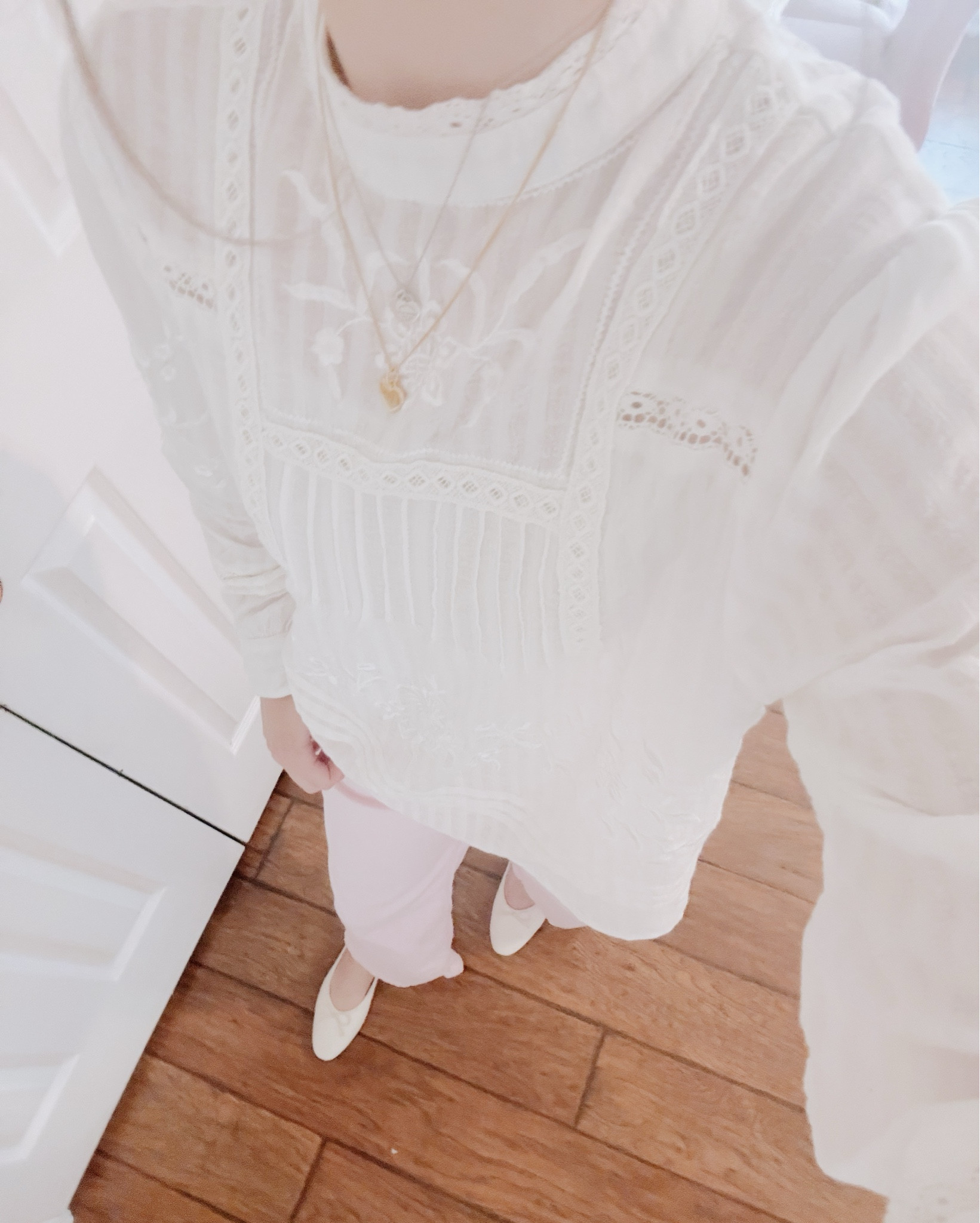 My favorite color combo! Pink and white 4L! The top is the brand Jennifer and grace from Marshall’s! Couldn’t find the exact link, so I linked lots of similar options :)


#LTKWorkwear #LTKFindsUnder100 #LTKFindsUnder50