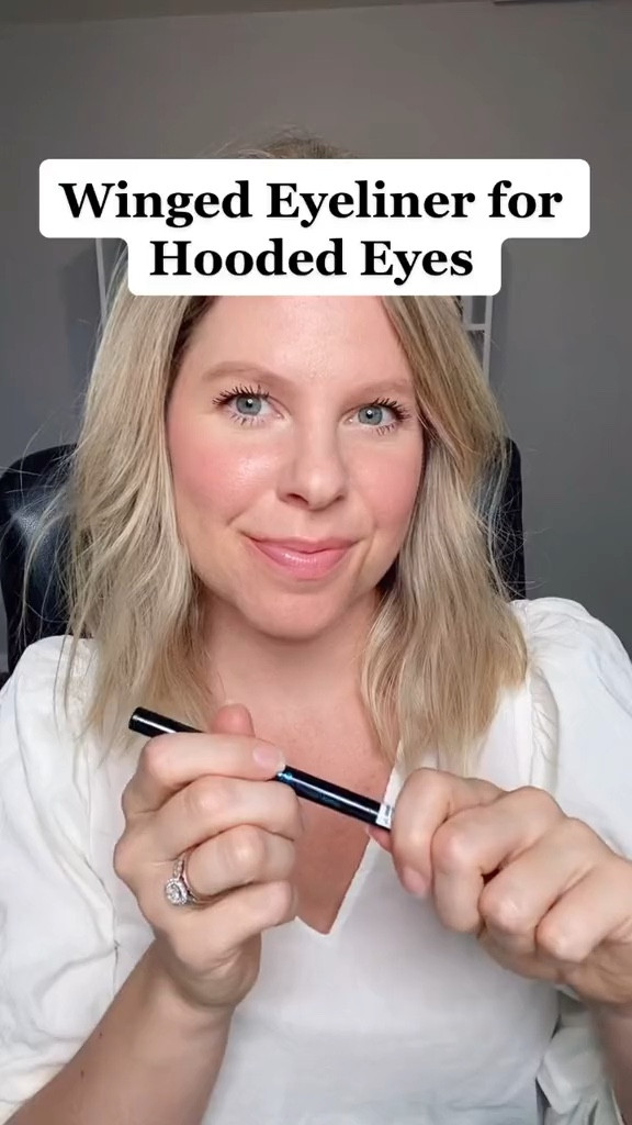 If you have, hooded eyes, here is an easy way to add a little wing to your outer corner! The key is only to focus on the outer corner, because if you take the eyeliner inwards, it’s going to close off the eye!

Give it a try and follow for more easy and everyday makeup!

#hoodedeyes #hoodedeyesmakeup #hoodedeyesmakeuptips #easymakeuptutorial #makeupformatureskin 

#LTKbeauty #LTKunder50 #LTKFind
