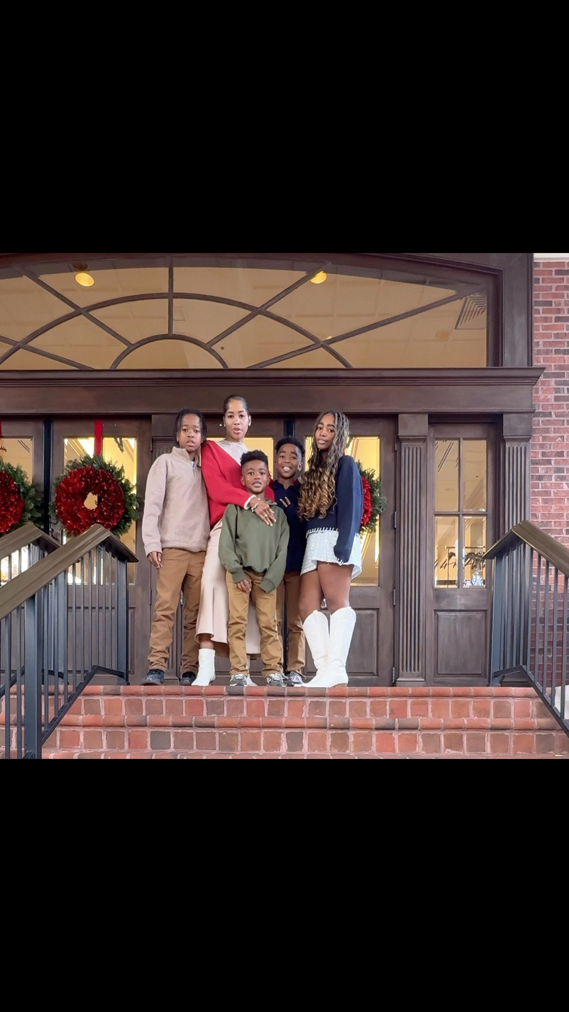 Family holiday looks 🧑🏽‍🎄🎅🏾❄️⚡️🎄

#LTKHoliday #LTKootd #LTKKids