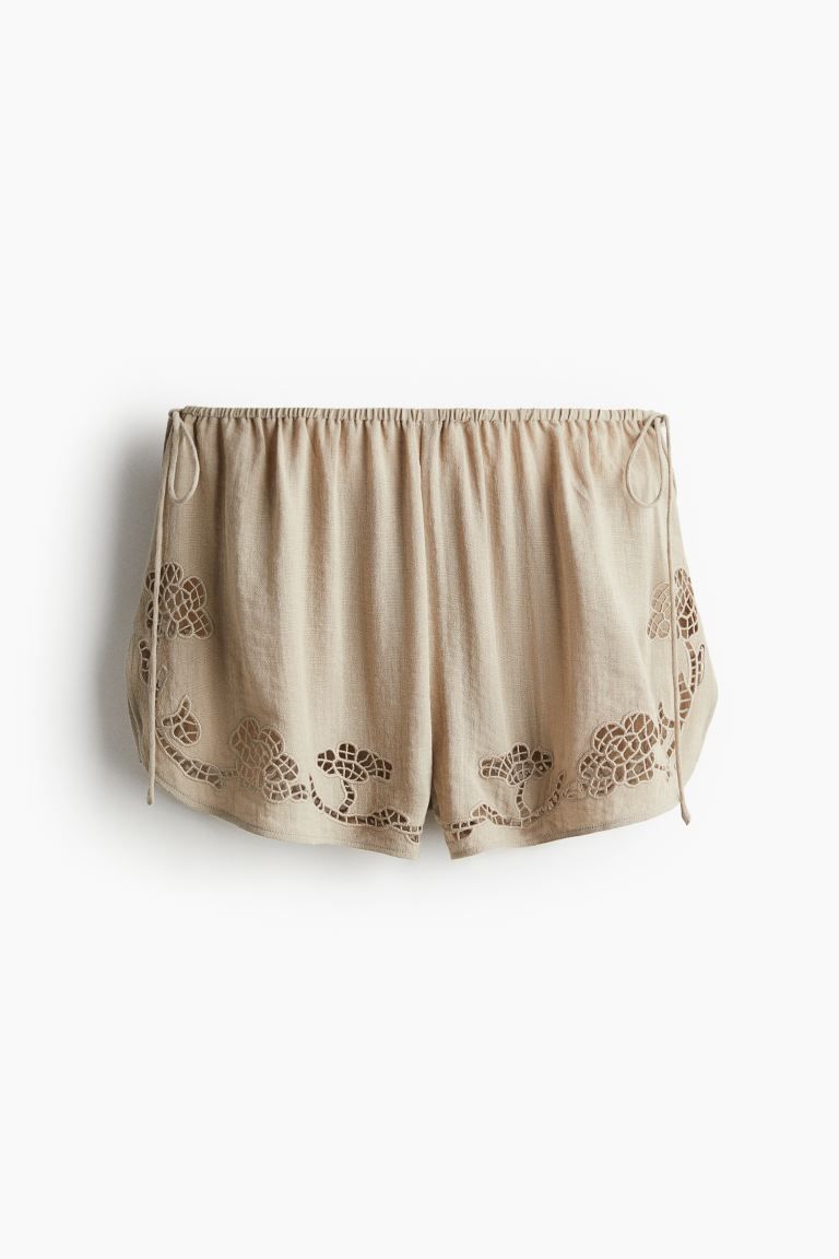 Beach Shorts with Eyelet Embroidery - Regular waist - Short - Beige - Ladies | H&M US | H&M (US + CA)