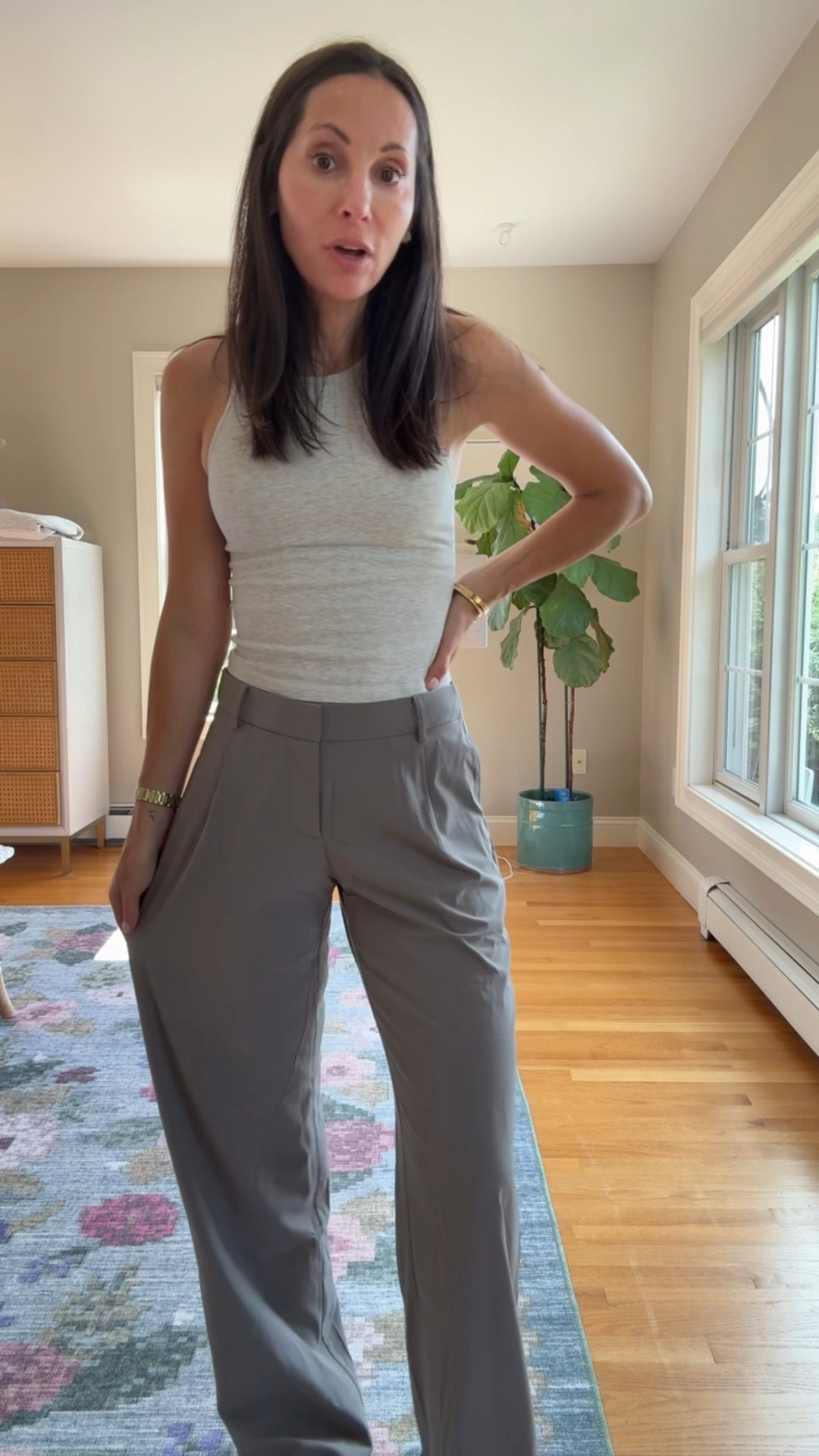 Wearing an Xs in the low slung trouser. They also come in pink! 💕 @vuoriclothing #vuoripartner 



#LTKOver40 #LTKStyleTip #LTKActive