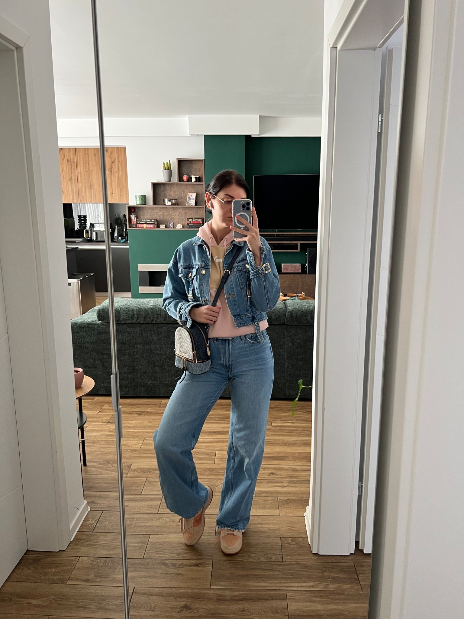 Going for a walk to hit my 10k steps goal 🚶🏻‍♀️

#LTKshoes #LTKfitness #LTKeurope