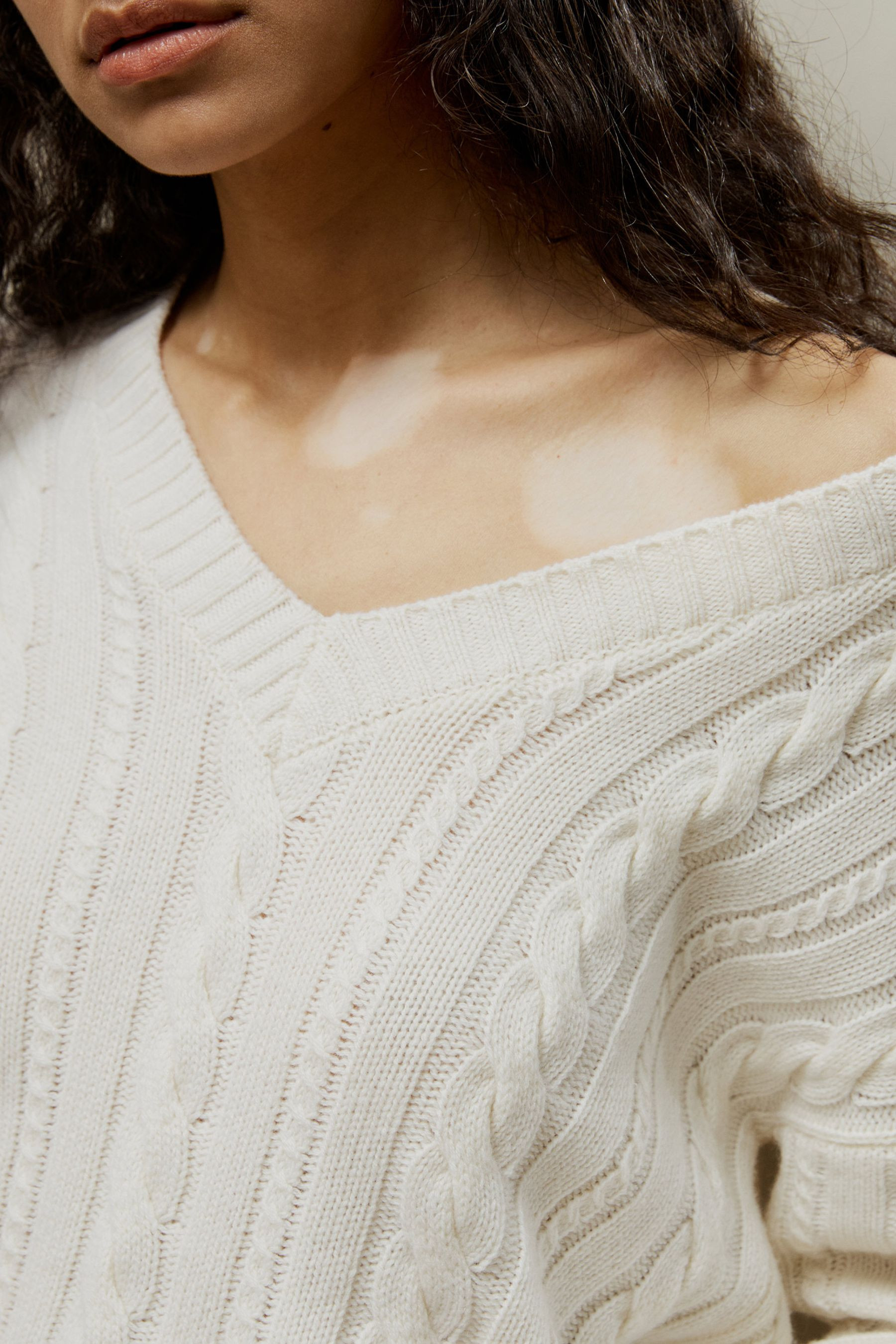 Cable-Knit Wool-Cashmere Blend Sweater | LilySilk