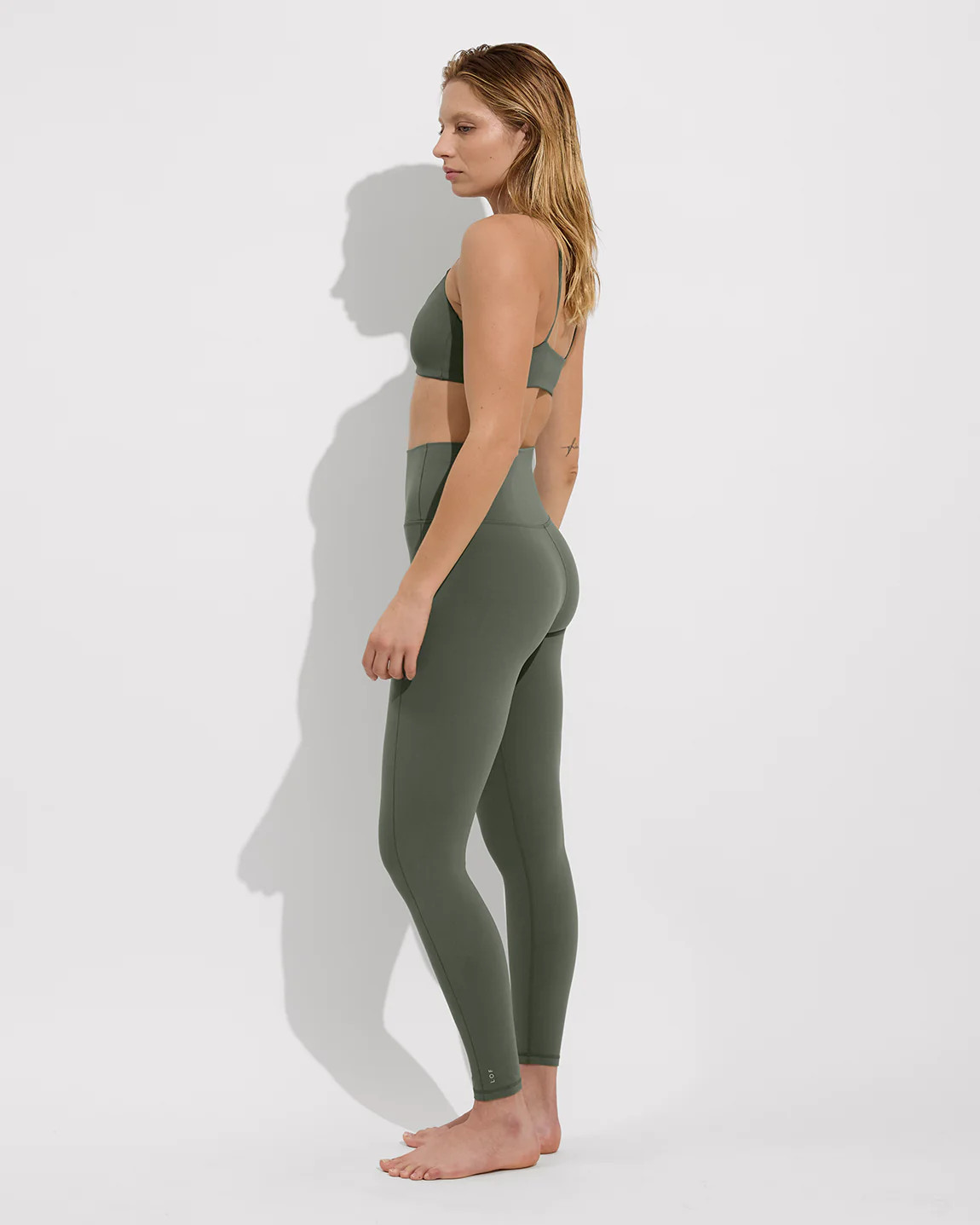 Super Moves Tight | Left on Friday