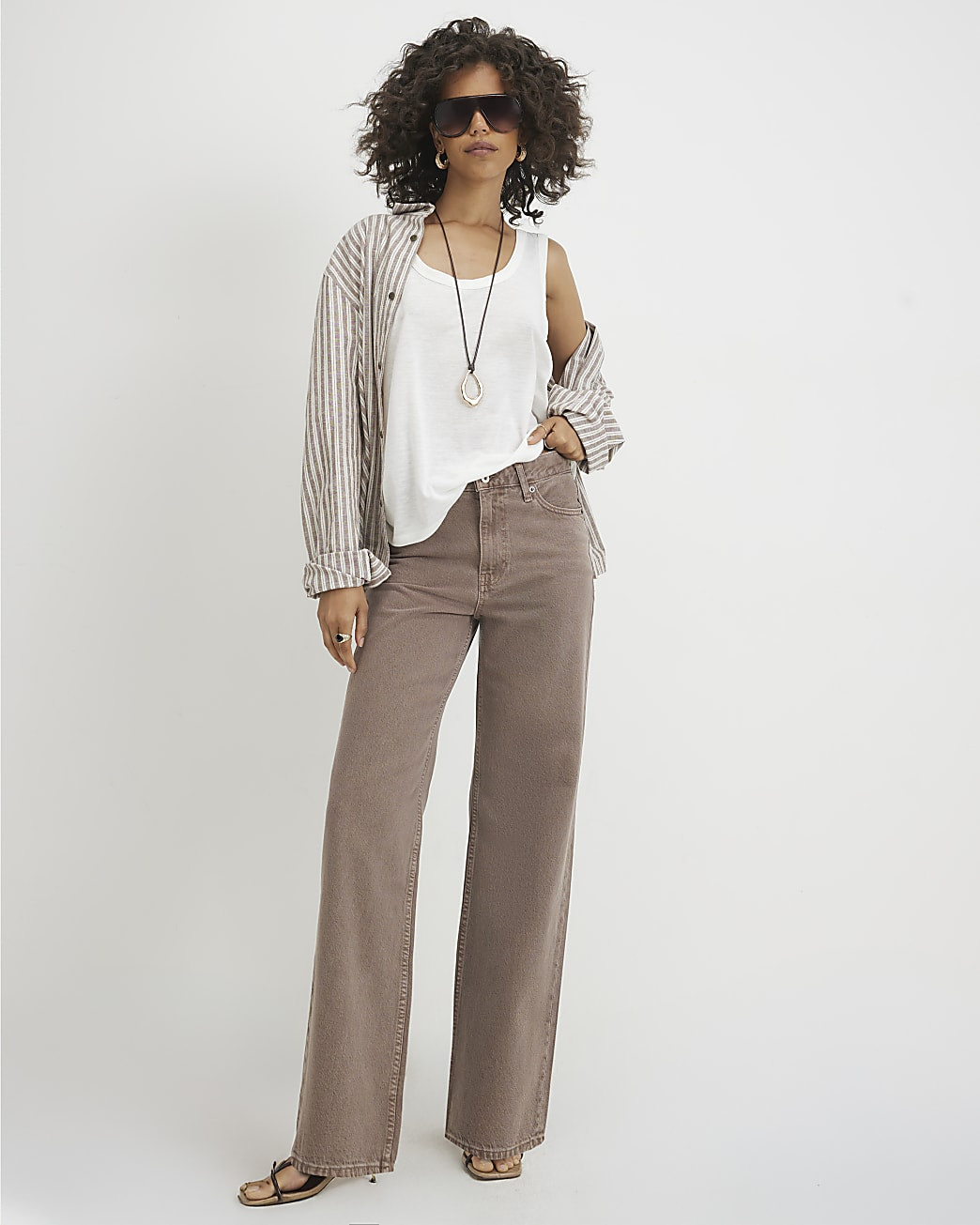 Brown High Waisted Relaxed Straight Leg Jeans | River Island UK & IE