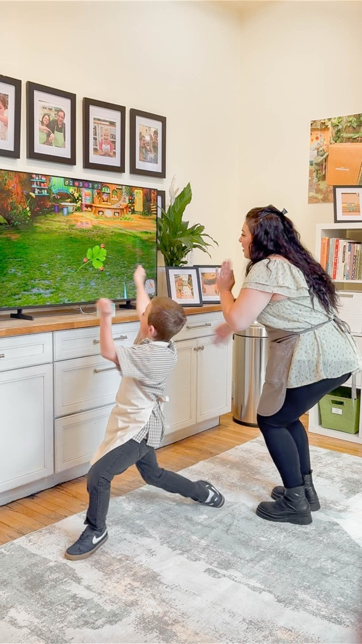 Active play + cooking.. it will blow your mind 😉 #ad after a fun day learning new skills and techniques, we got to play alongside Cheffy in the Nex Playground game Tiny Chef: Cooking with Fwends! 👩🏻‍🍳 We used our arms to slice and dice and our bodies to catch falling ingredients. We made guacamole and worked towards unlocking even more plant based recipes! 🥑 Cooking has always been one of my favorite ways to make memories together and now we can combine it with our love of play and movement to truly make some new magical family memories. 🥰🫶🏻

✨Comment PLAY and I’ll DM you a link to shop 😄 #NexPlayground #PlayThatMovesYou #TinyChefKitchenClub #TinyChef @nexplayground
