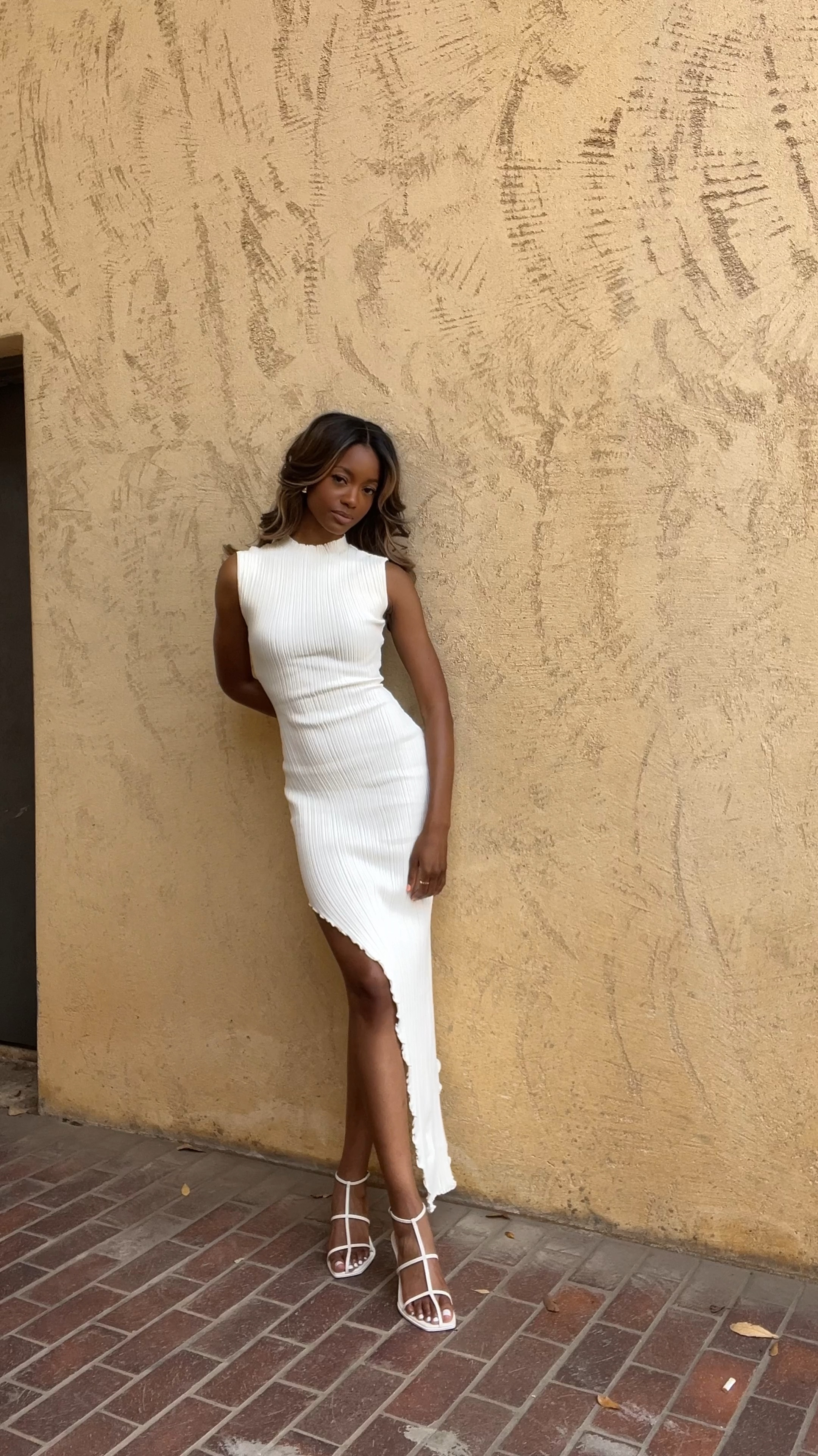 The perfect mix between modest and sexy outfits! I’m wearing an XS or XXS in all 3 dresses