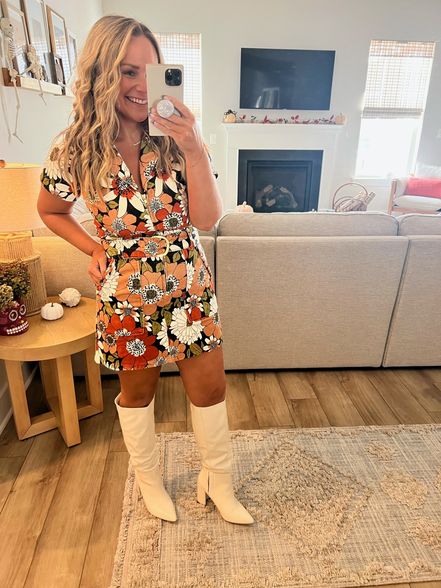 Show Me Your Mumu outlaw dress in this super cute floral pattern! I’m wearing a large, it’s TTS. 
#midsizefashion #fallfashion #countrychic 

#LTKstyletip #LTKCon #LTKmidsize