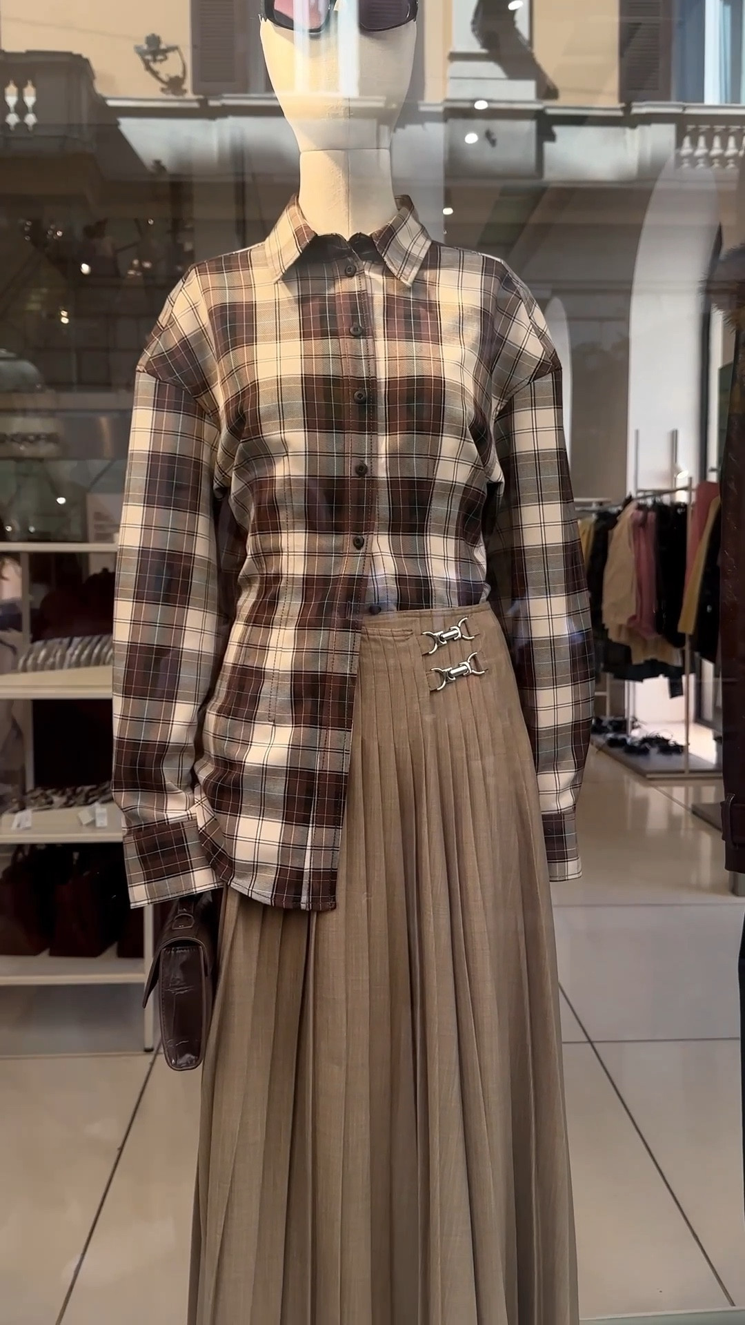 Love this pleated skirt from H&M 

#LTKworkwear #LTKautumn #LTKFashionMonth